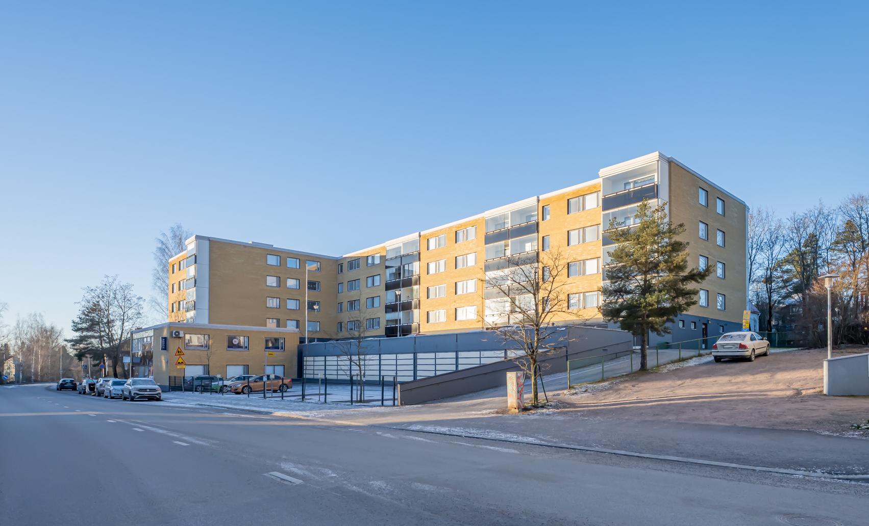 Keskustan hissitalossa tilava kaksio heti vapaana!  