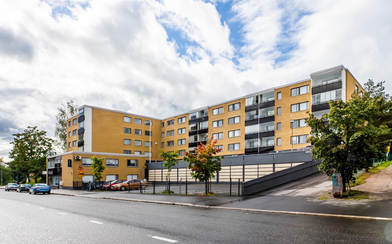 Keskustan hissitalossa tilava kaksio heti vapaana!  