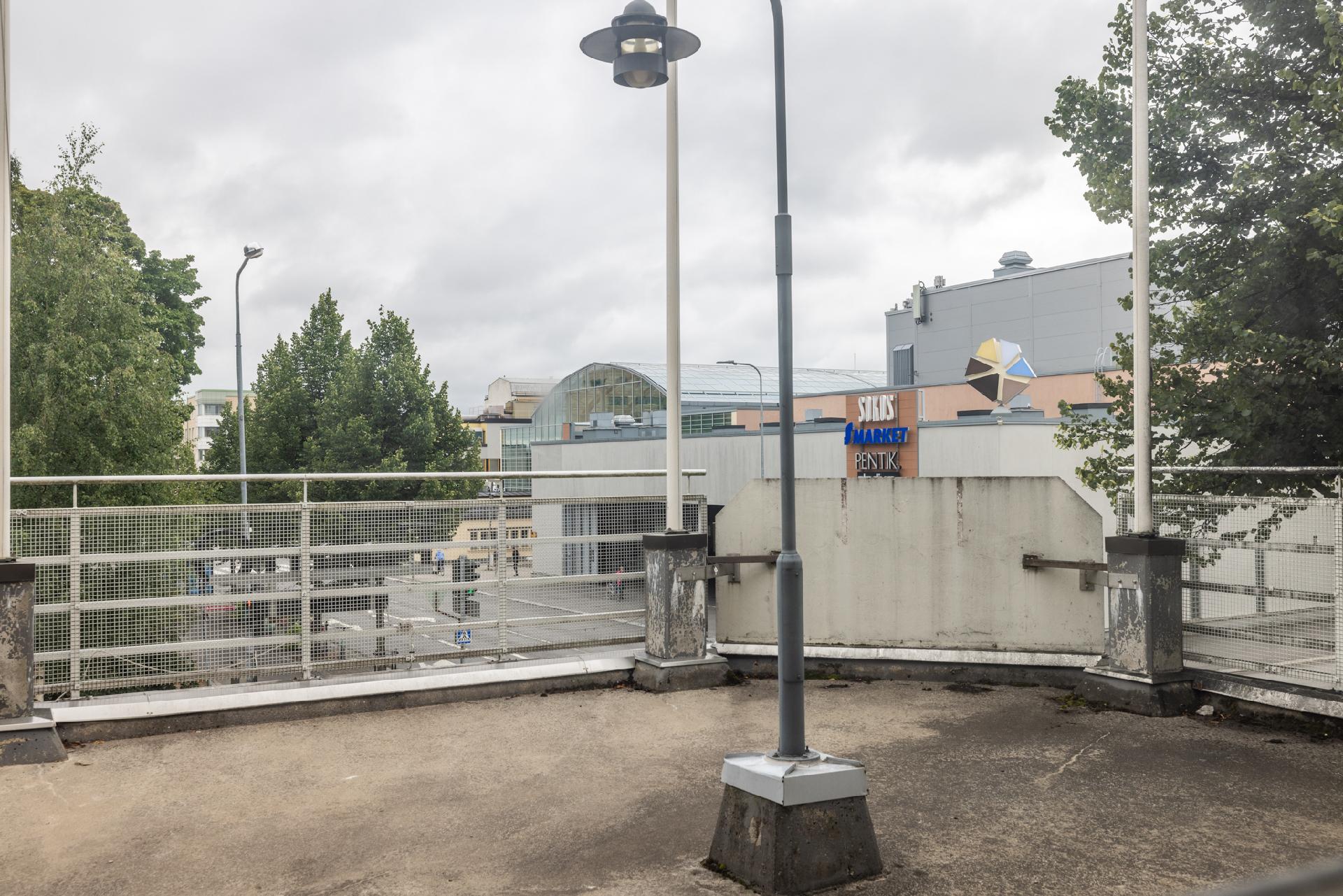 Taloyhtiön kattoterassia