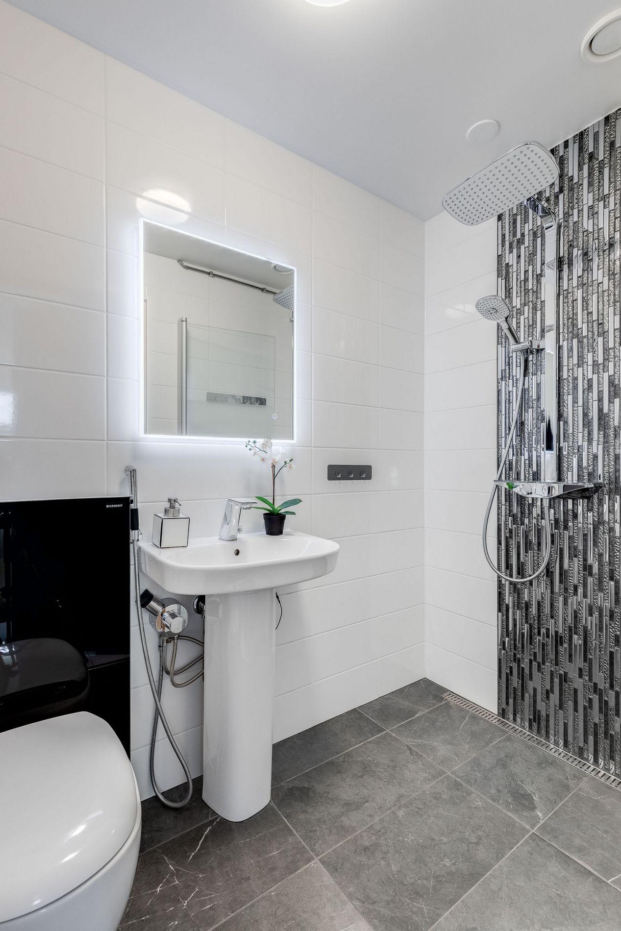 Osuuskunnantie 46, Länsi-Pakila, Helsinki