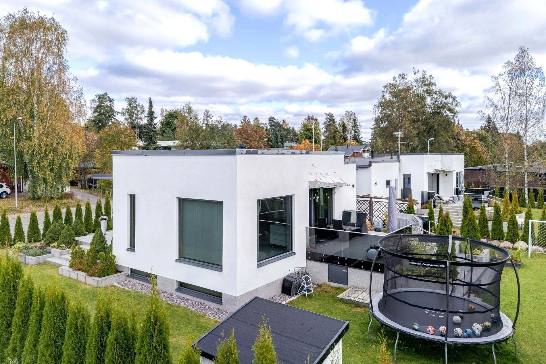 Osuuskunnantie 46, Länsi-Pakila, Helsinki