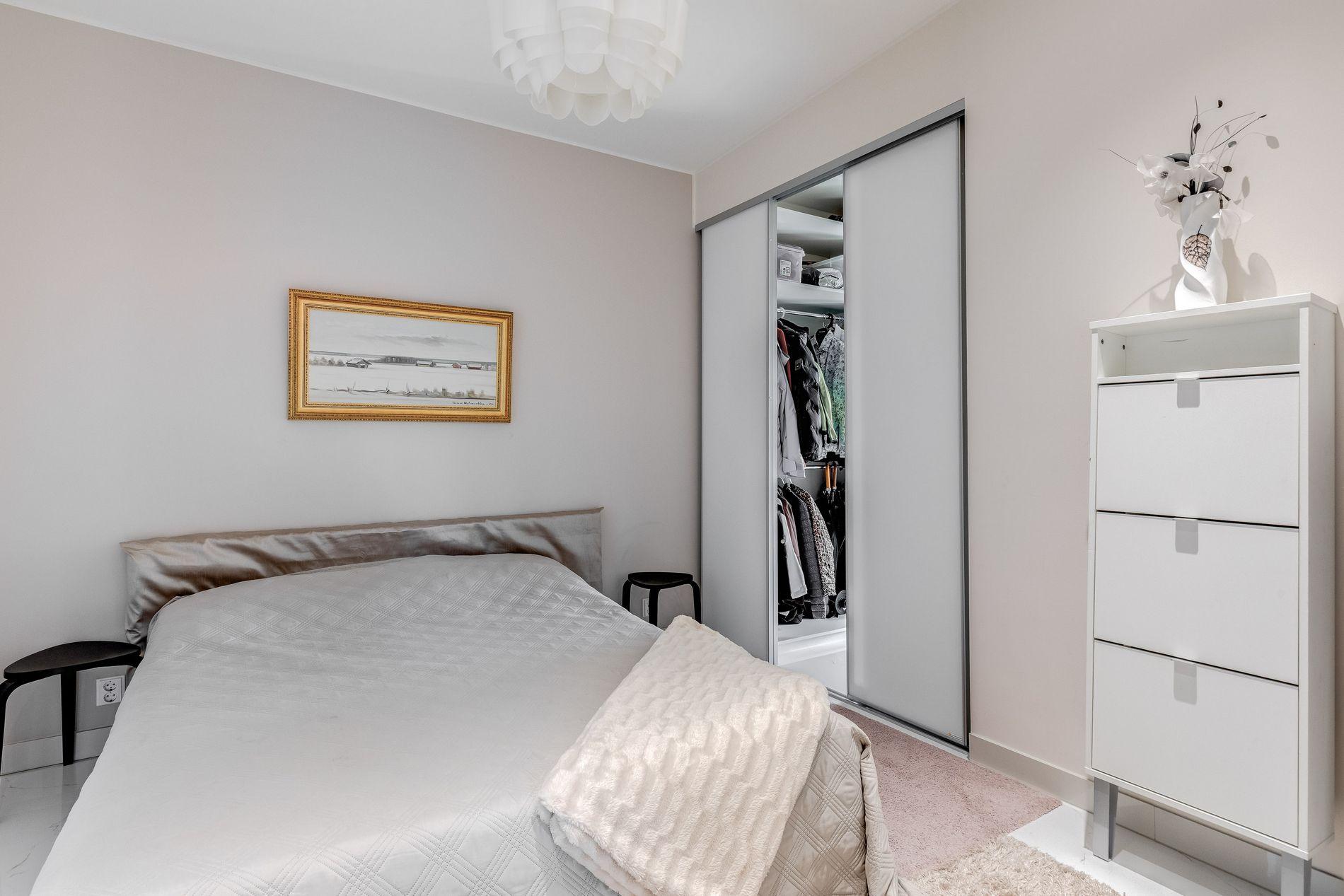 Osuuskunnantie 46, Länsi-Pakila, Helsinki