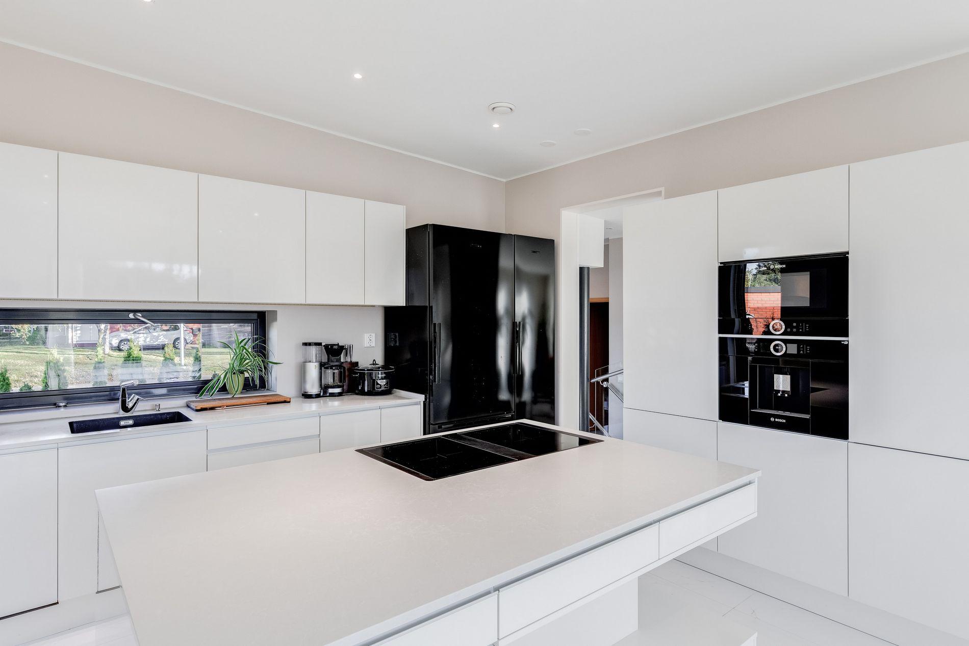 Osuuskunnantie 46, Länsi-Pakila, Helsinki