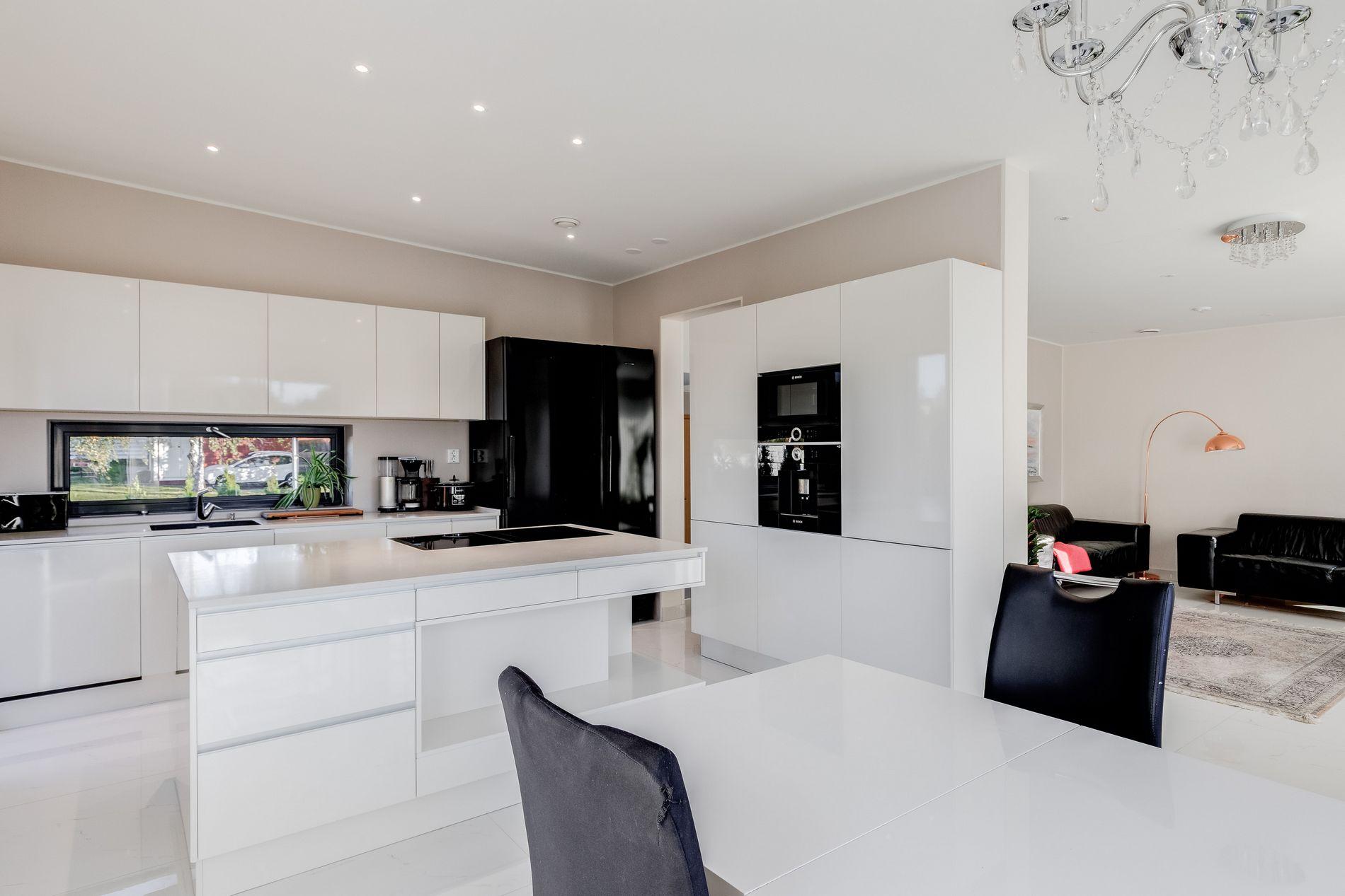 Osuuskunnantie 46, Länsi-Pakila, Helsinki