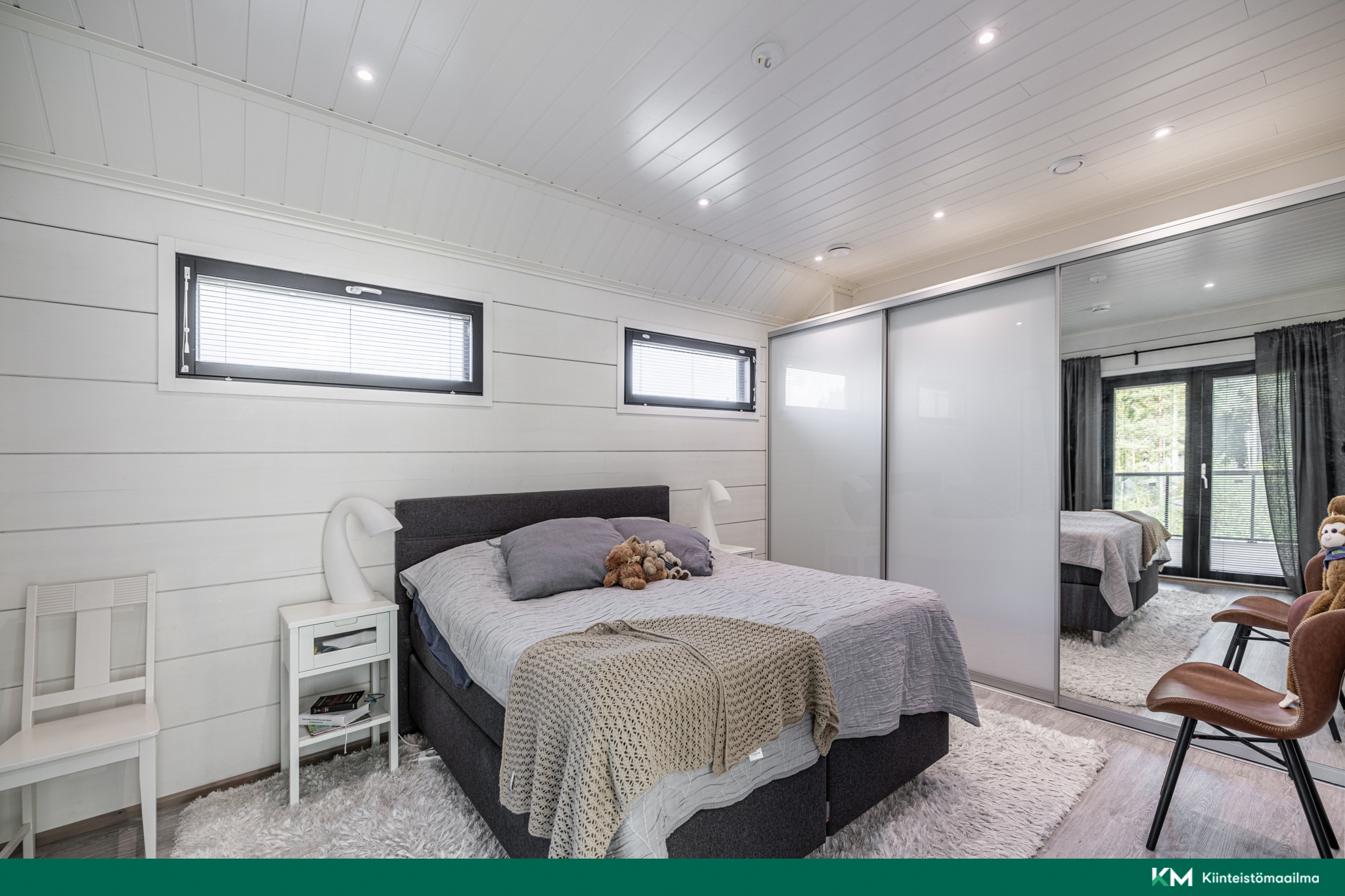 Iso liukuovikaapisto