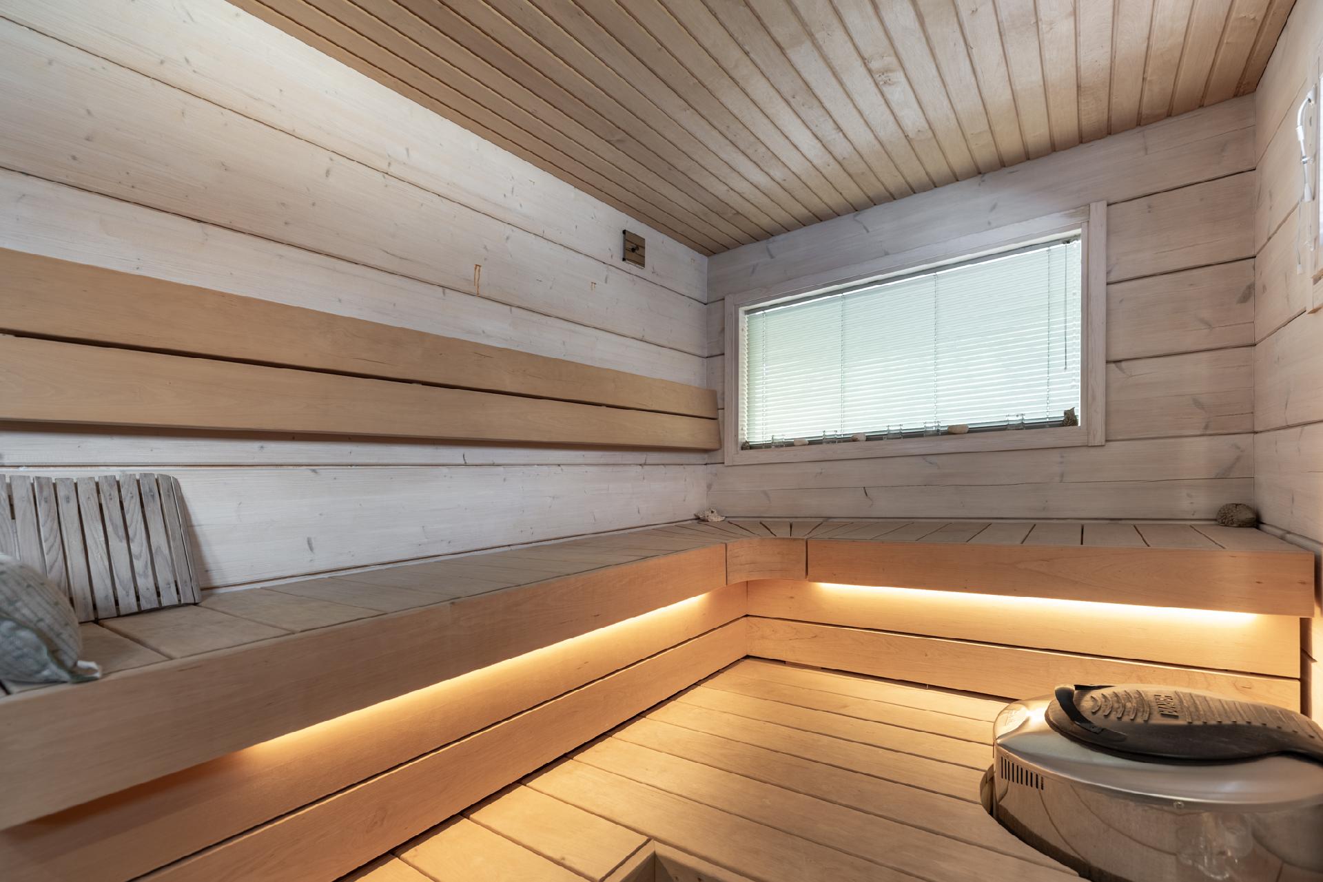 Tämä sauna kutsuu rentoutumaan.