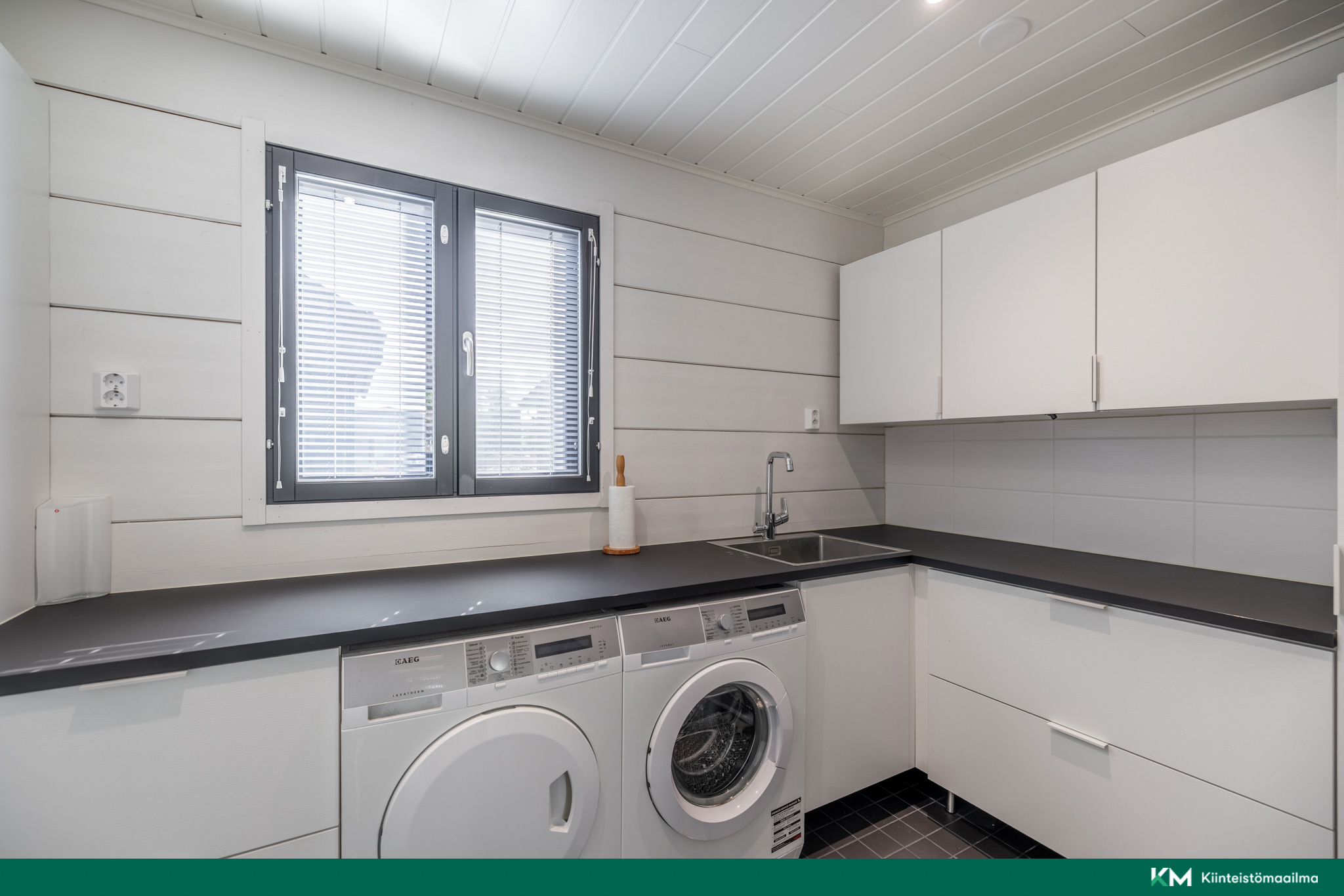 Lasku- ja kaappitilaa todella runsaasti