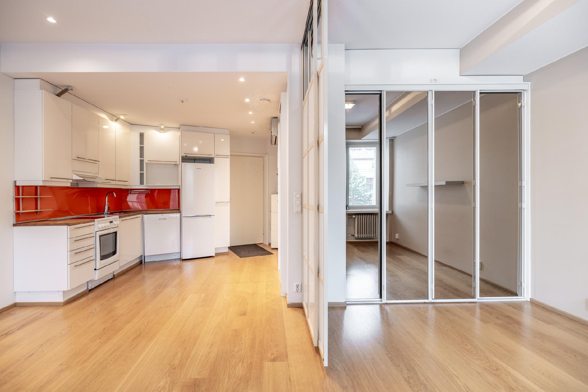 Makuuhuoneessa hyvät säilytystilat