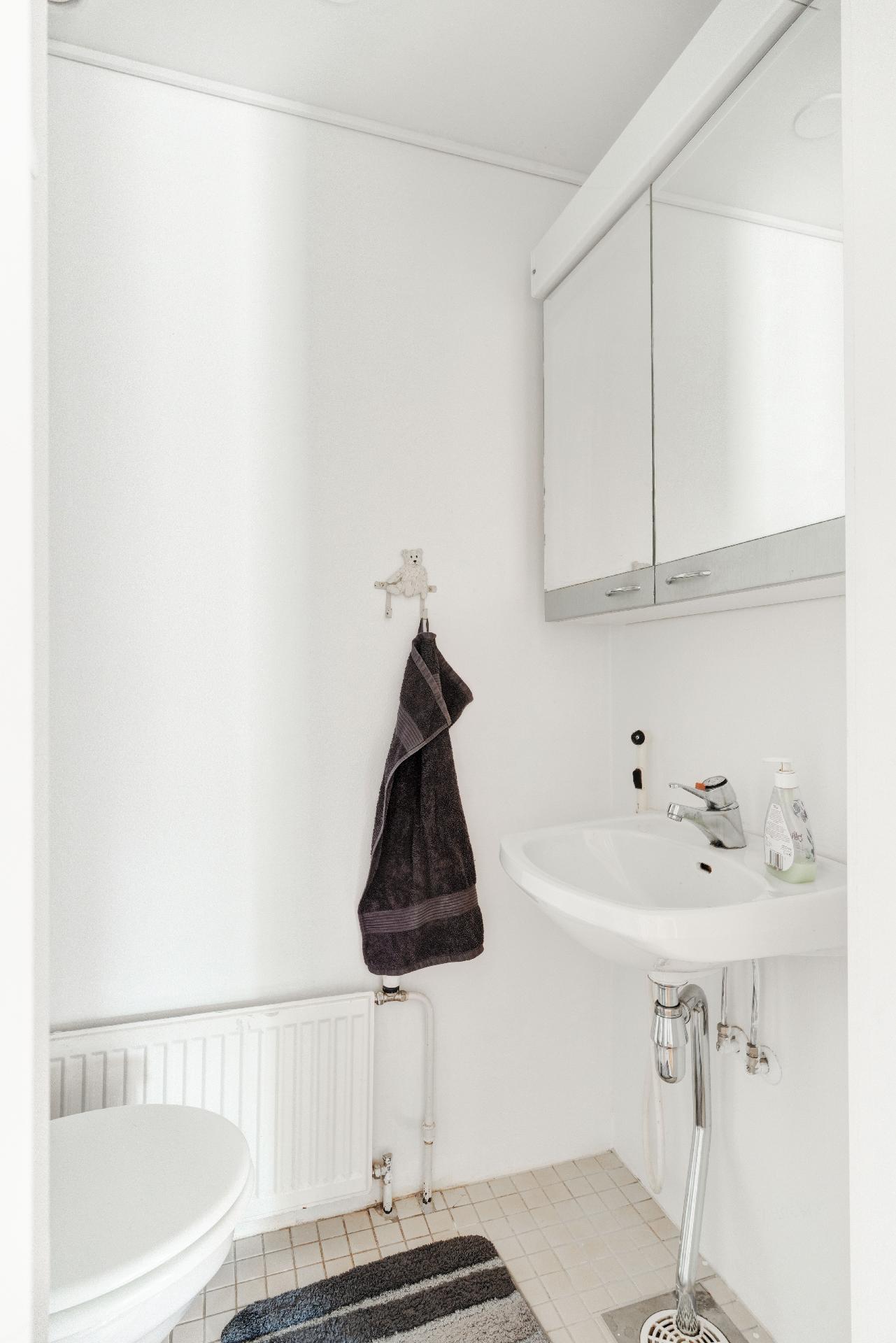 Alakerrassa myös erillinen wc.