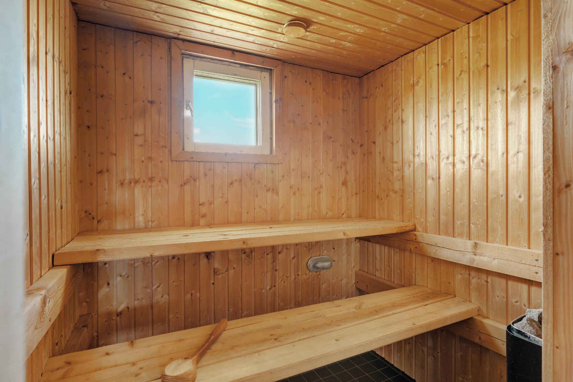Oman saunan löylyissä on mukava rentoutua