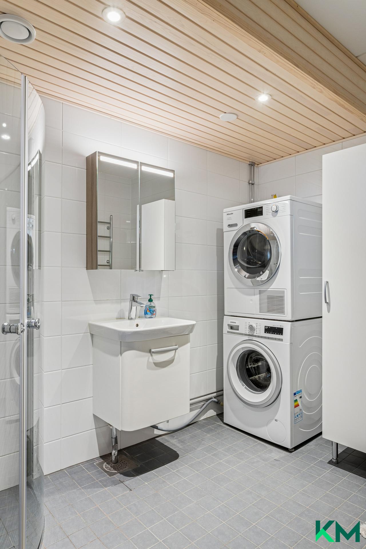 Suvikummunrinne 2, Tapiola, Espoo