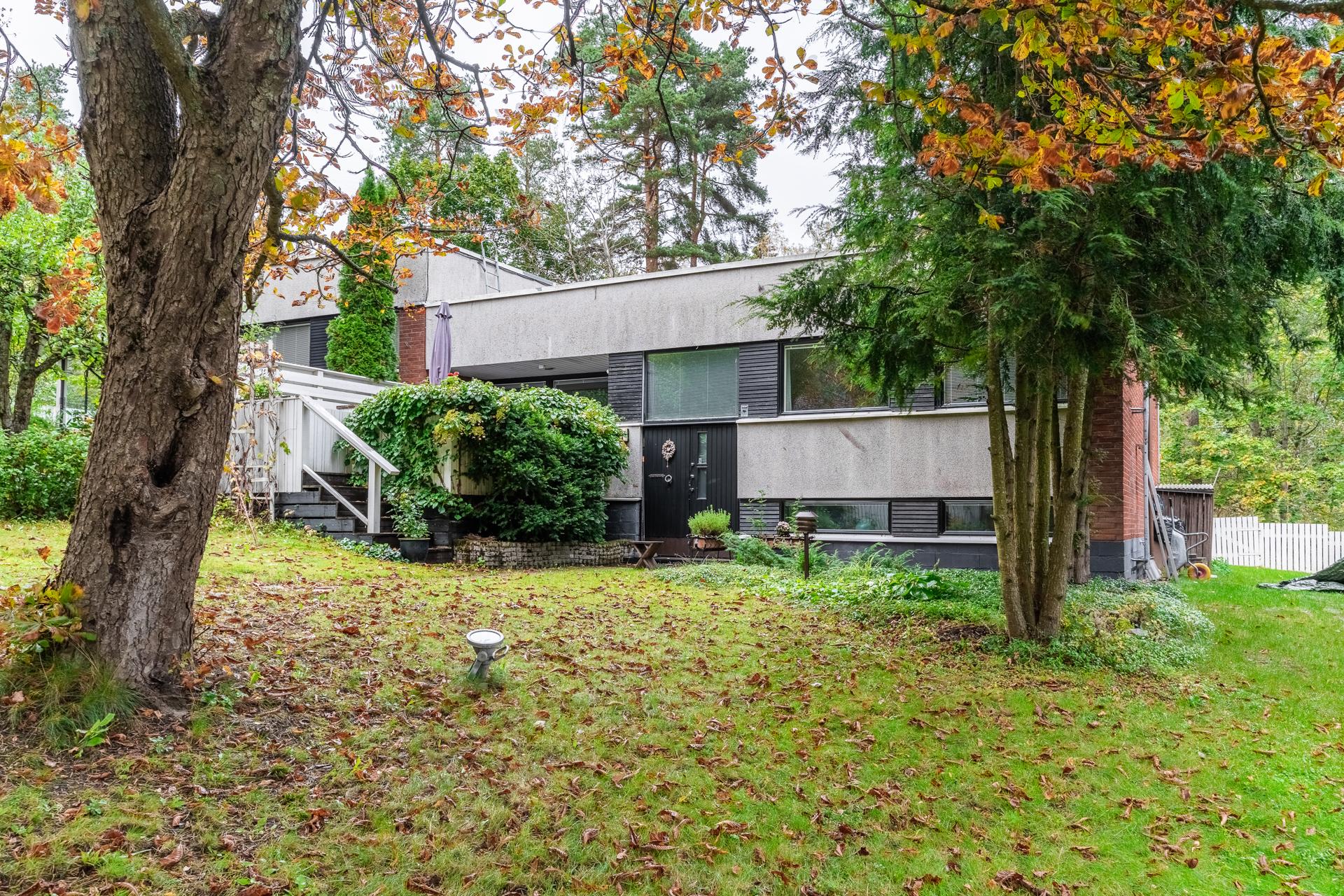 Aapontie 11, Mankkaa, Espoo