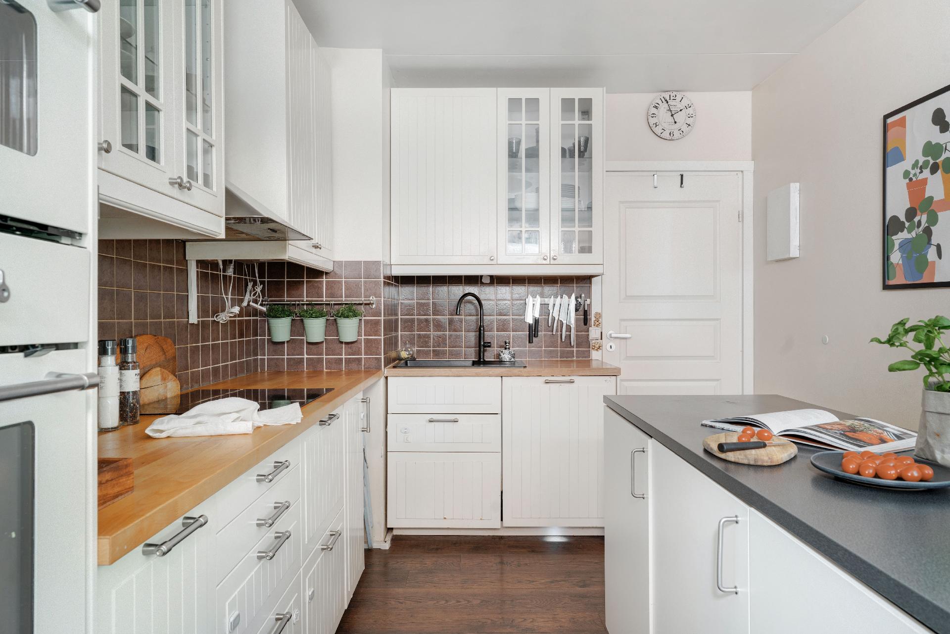 Täysikuu 10 B, Olari, Espoo