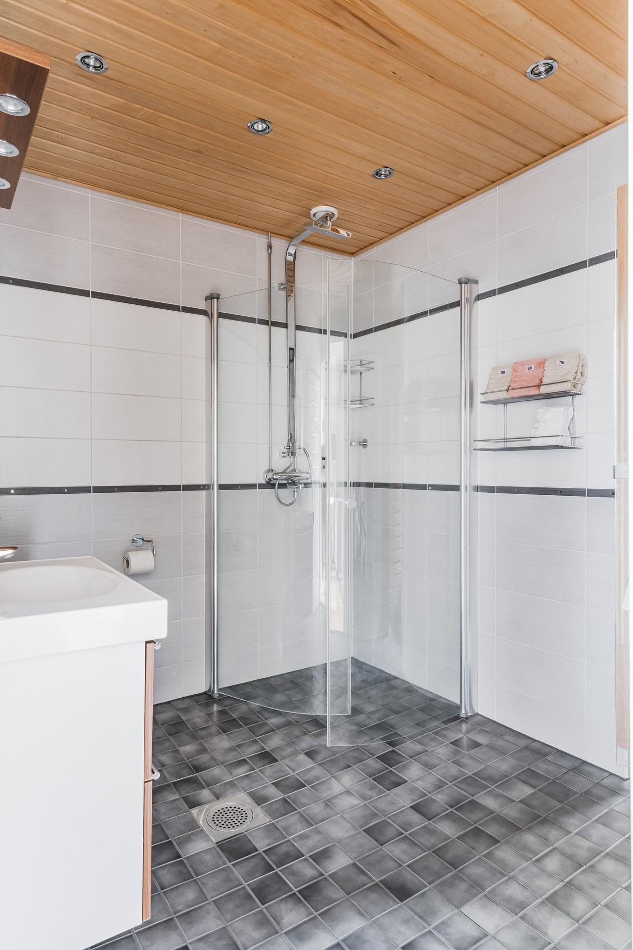 Perkiöntie 6, Vantaanlaakso, Vantaa