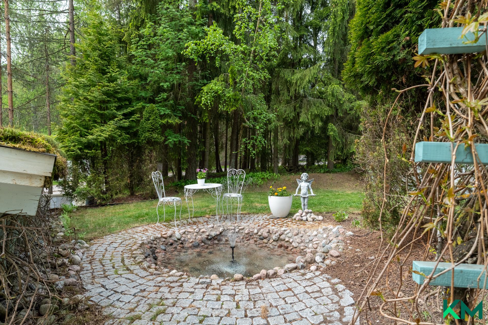 Piha on viimeistelty ja kaunis