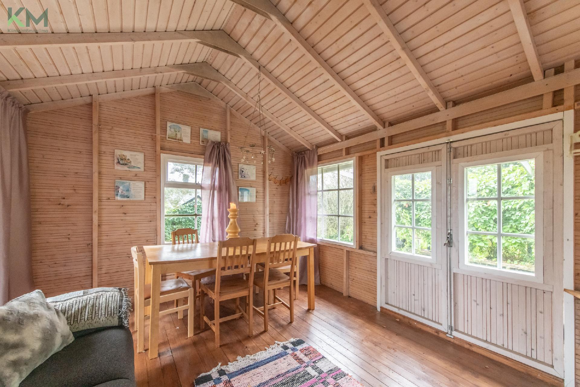 Viihtyisä oleskeluaitta