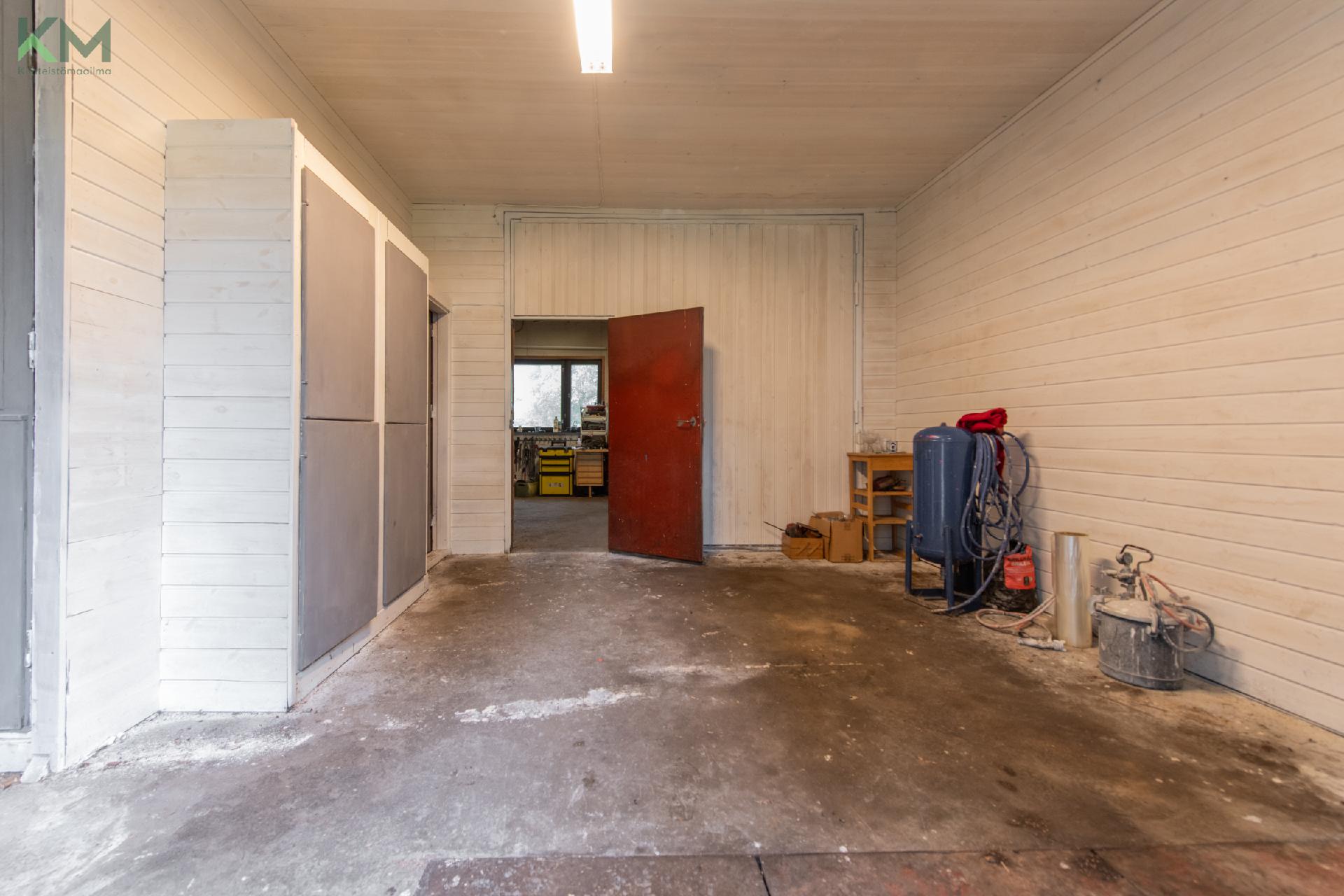 Talli talon päässä