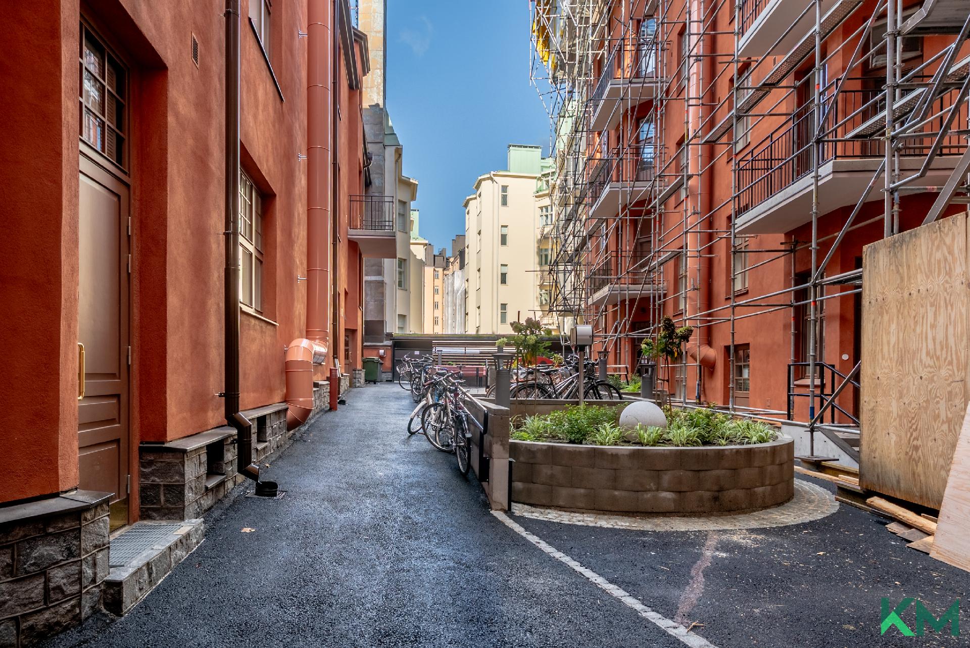 Rauhaisan sisäpihan viimeistelyt tekeillä