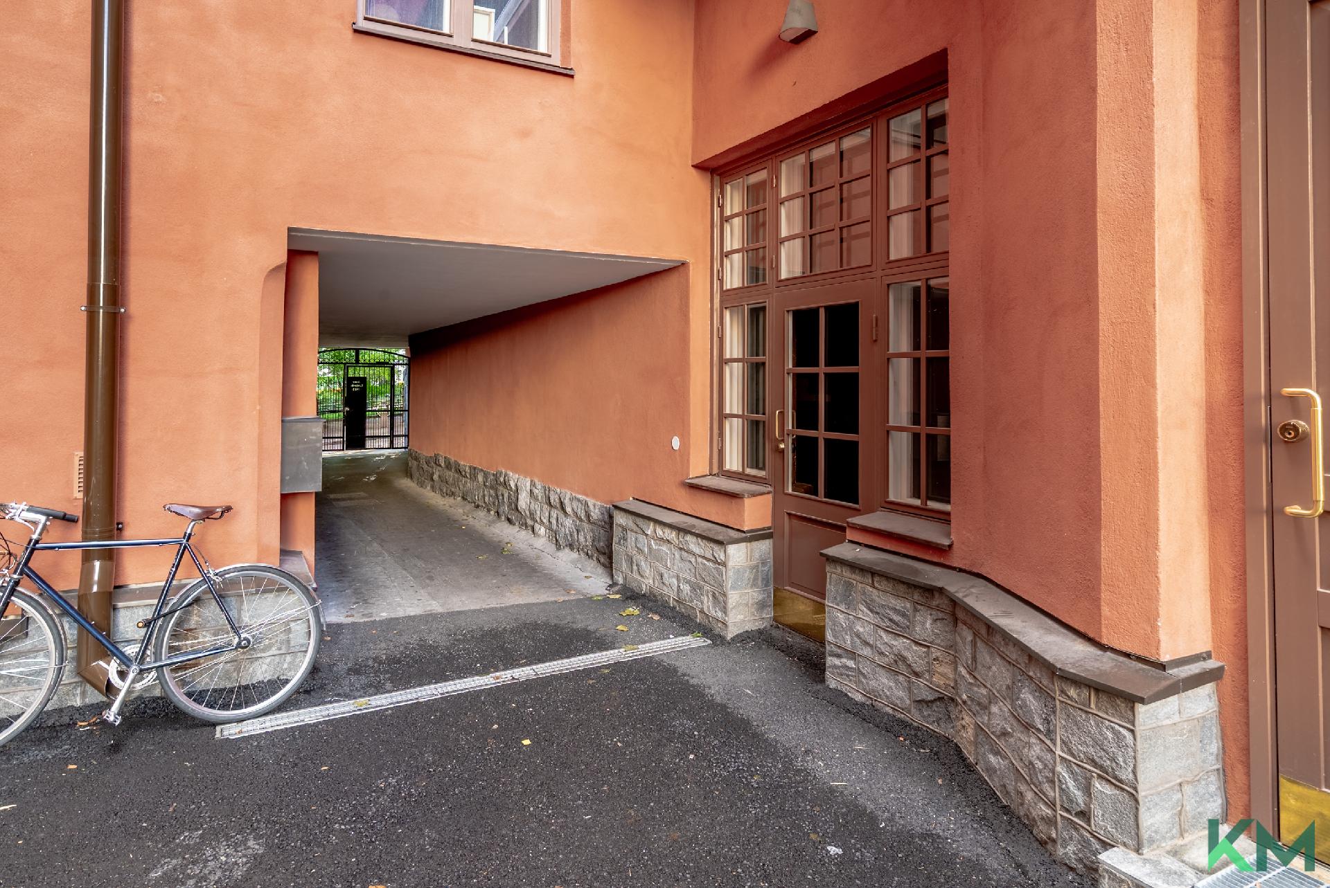 Porttikongista Kaikukujalle