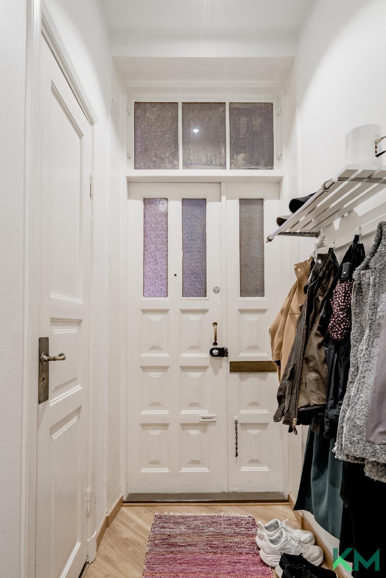 Upeat ja alkuperäiset entisöidyt ulko-ovet