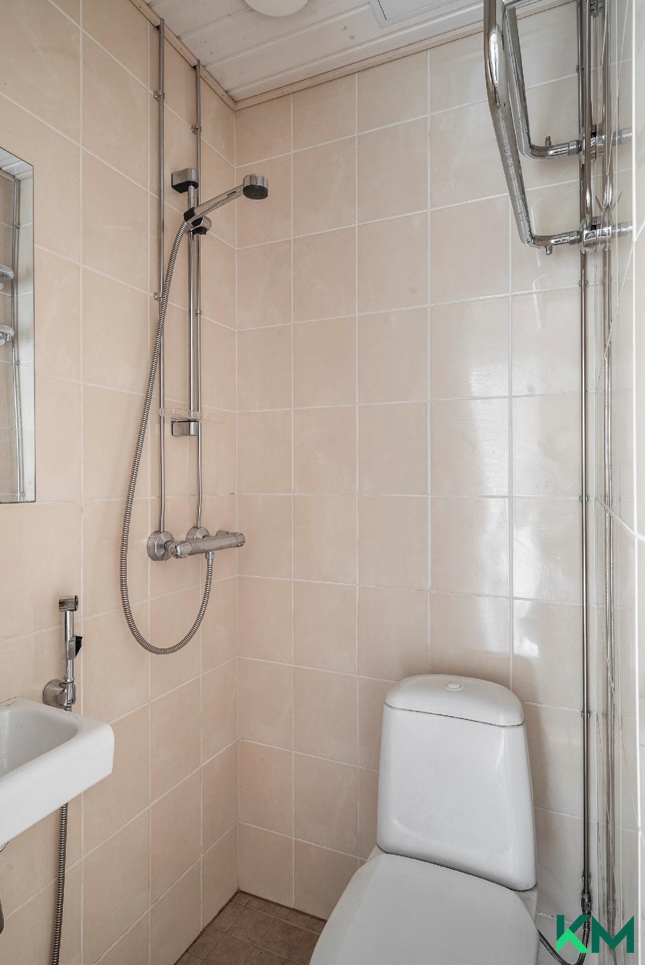 Kylpyhuoneet uusittu  vuonna 2010