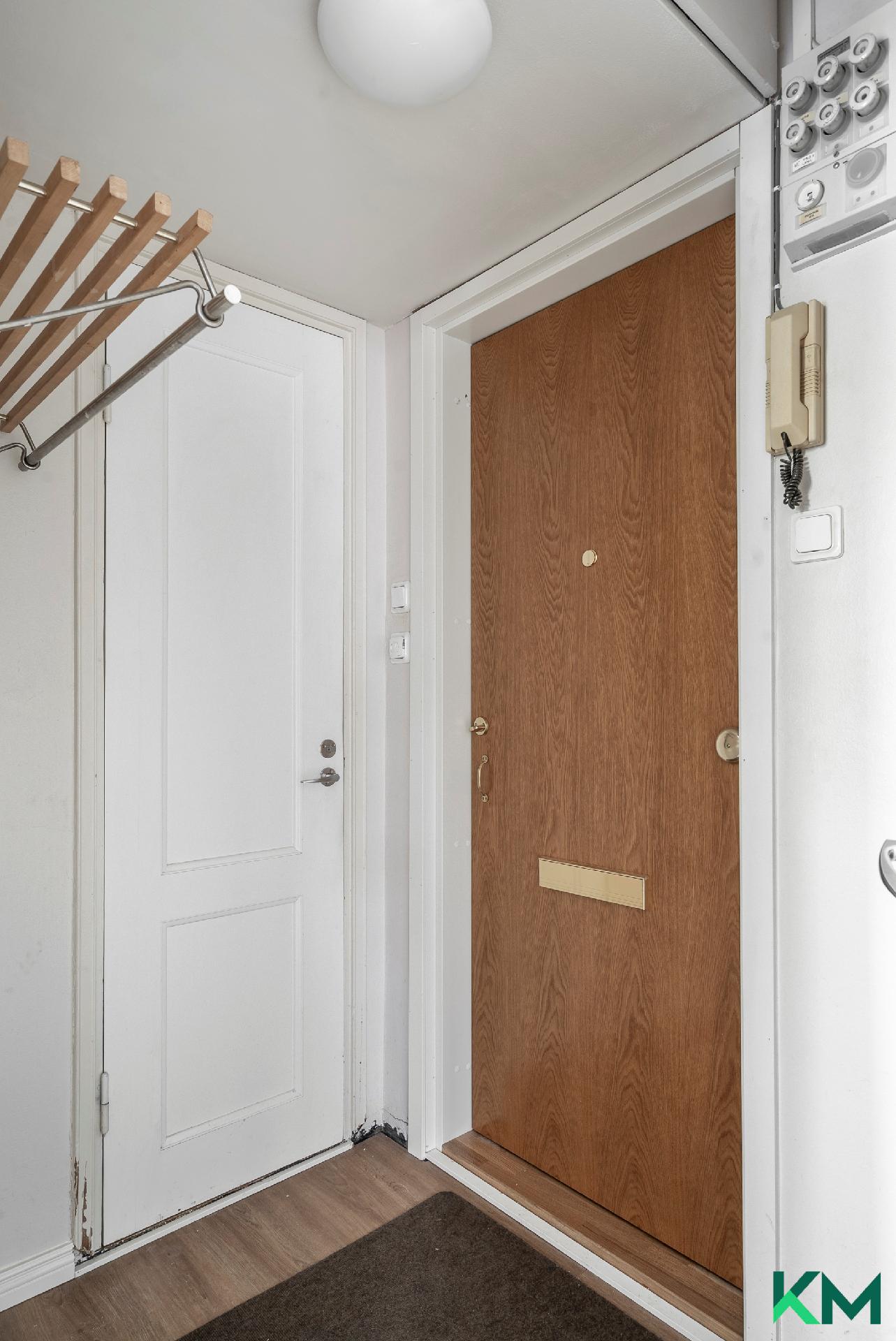 Huoneistossa myös eteinen