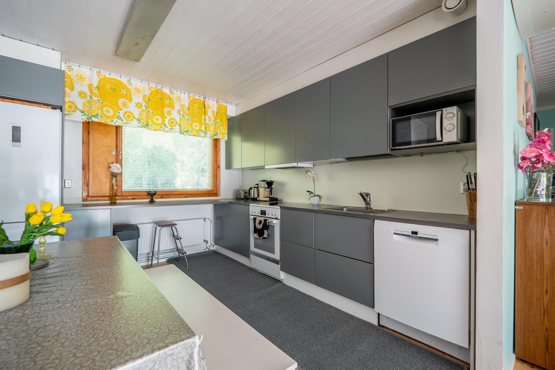 Ellintie 17, Knuutilankangas, Oulu