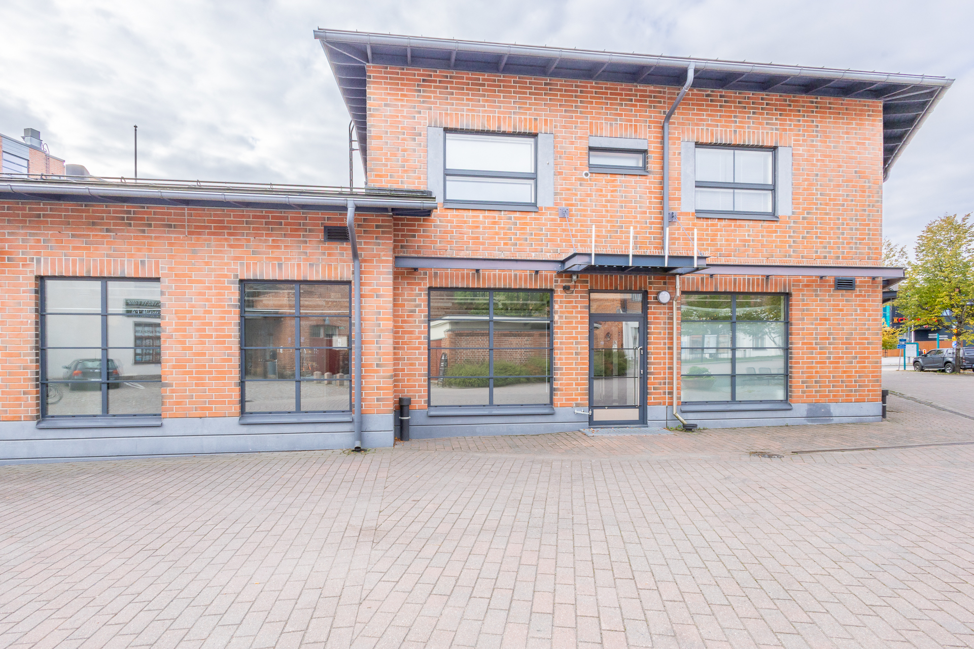 katutason liikehuoneisto