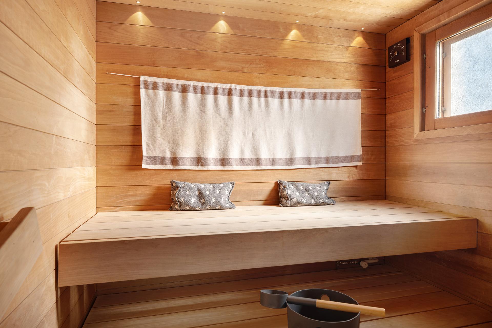 Sauna- ja suihkutilat uusittu 2016