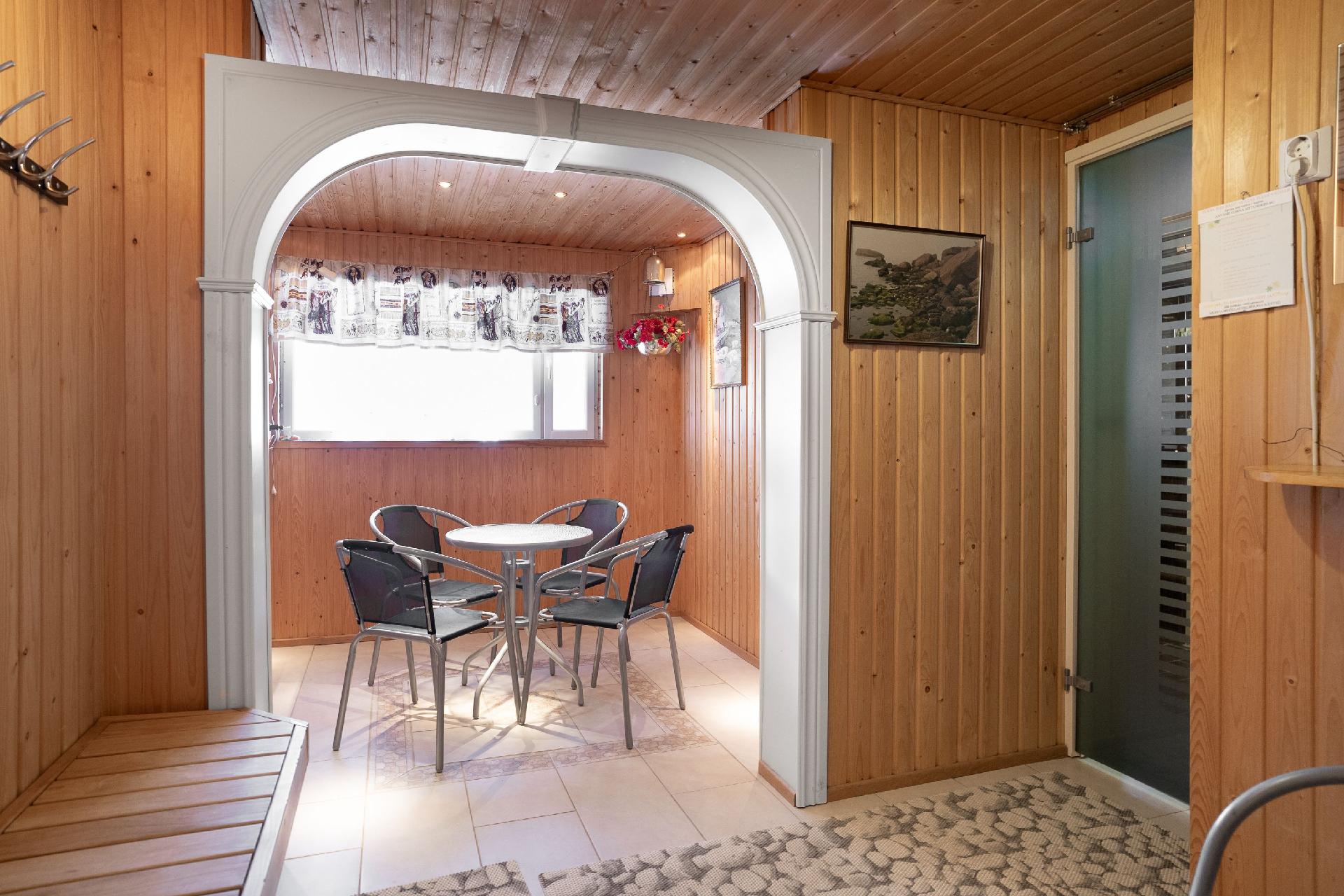 Taloyhtiön saunaosaston pukuhuone