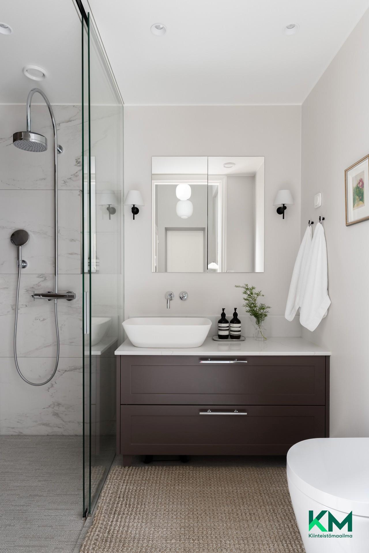 Laivanvarustajankatu 4, Ullanlinna, Helsinki