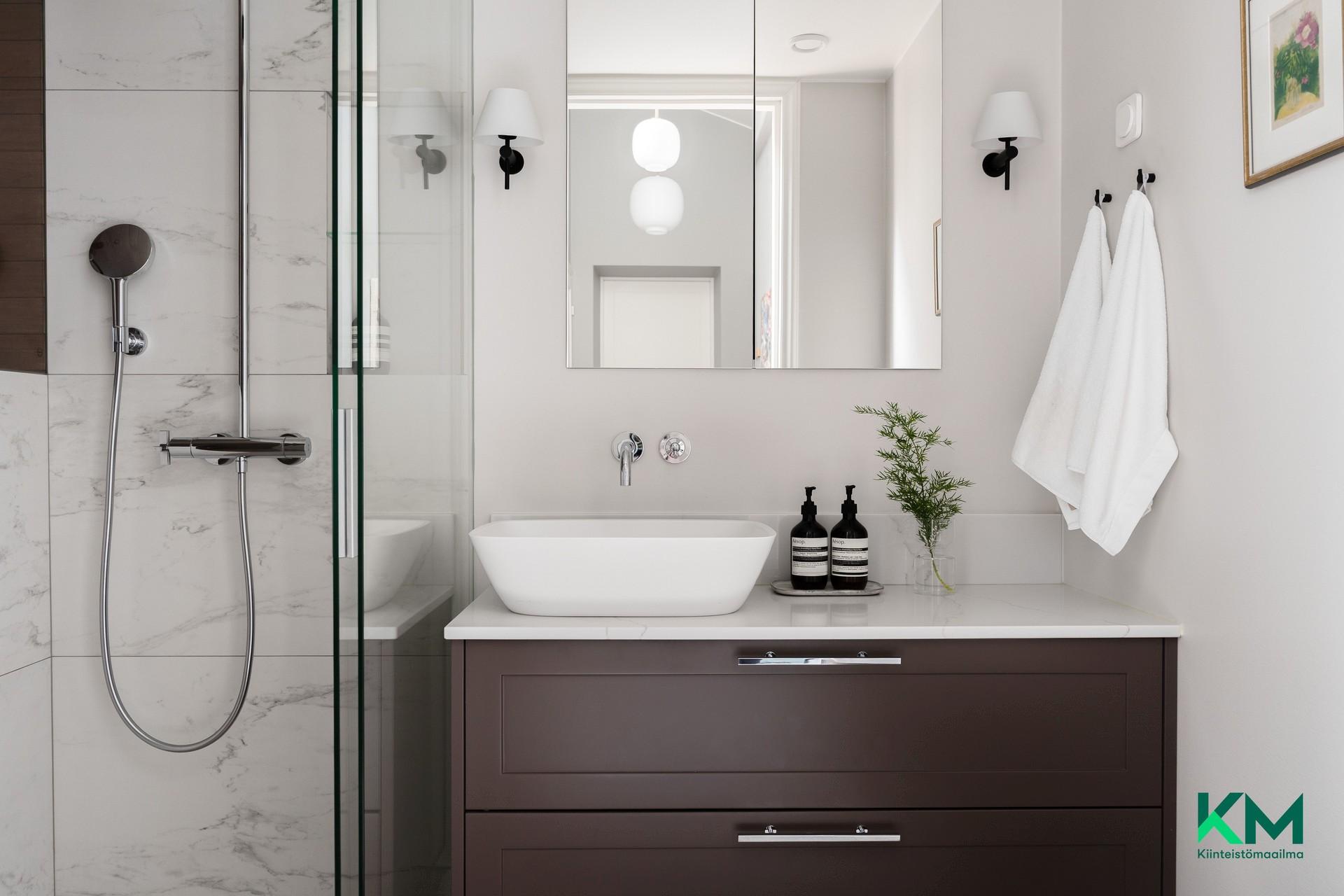 Laivanvarustajankatu 4, Ullanlinna, Helsinki