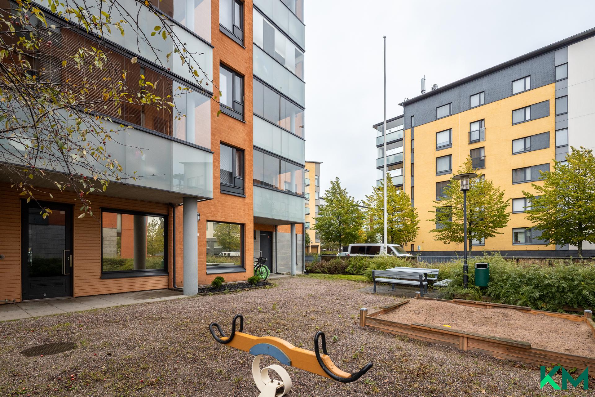 Aurinkotuulenkatu 17, Aurinkolahti, Helsinki