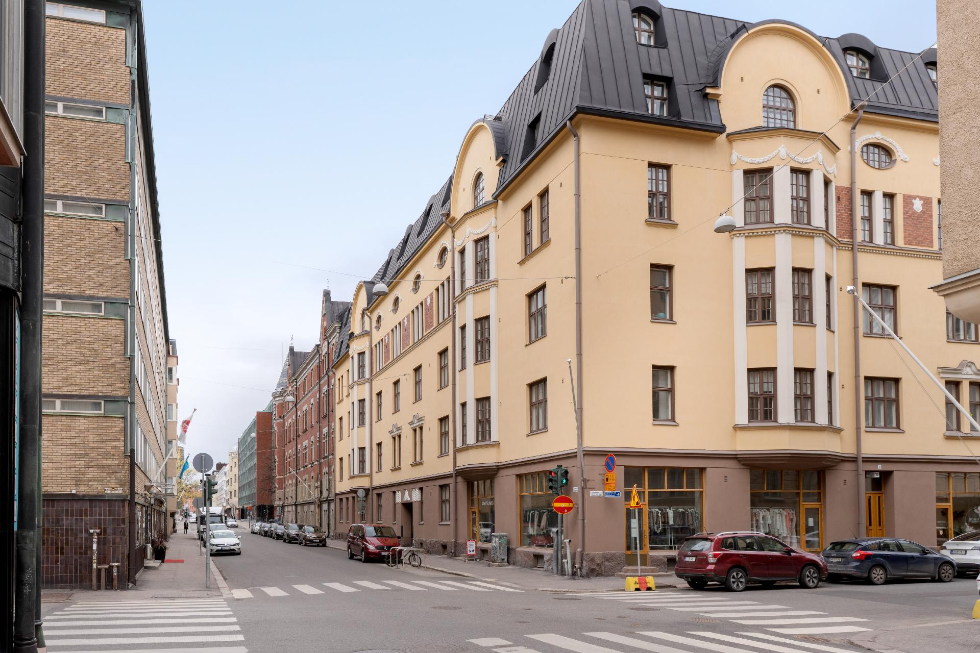 Näyttävä julkisivu