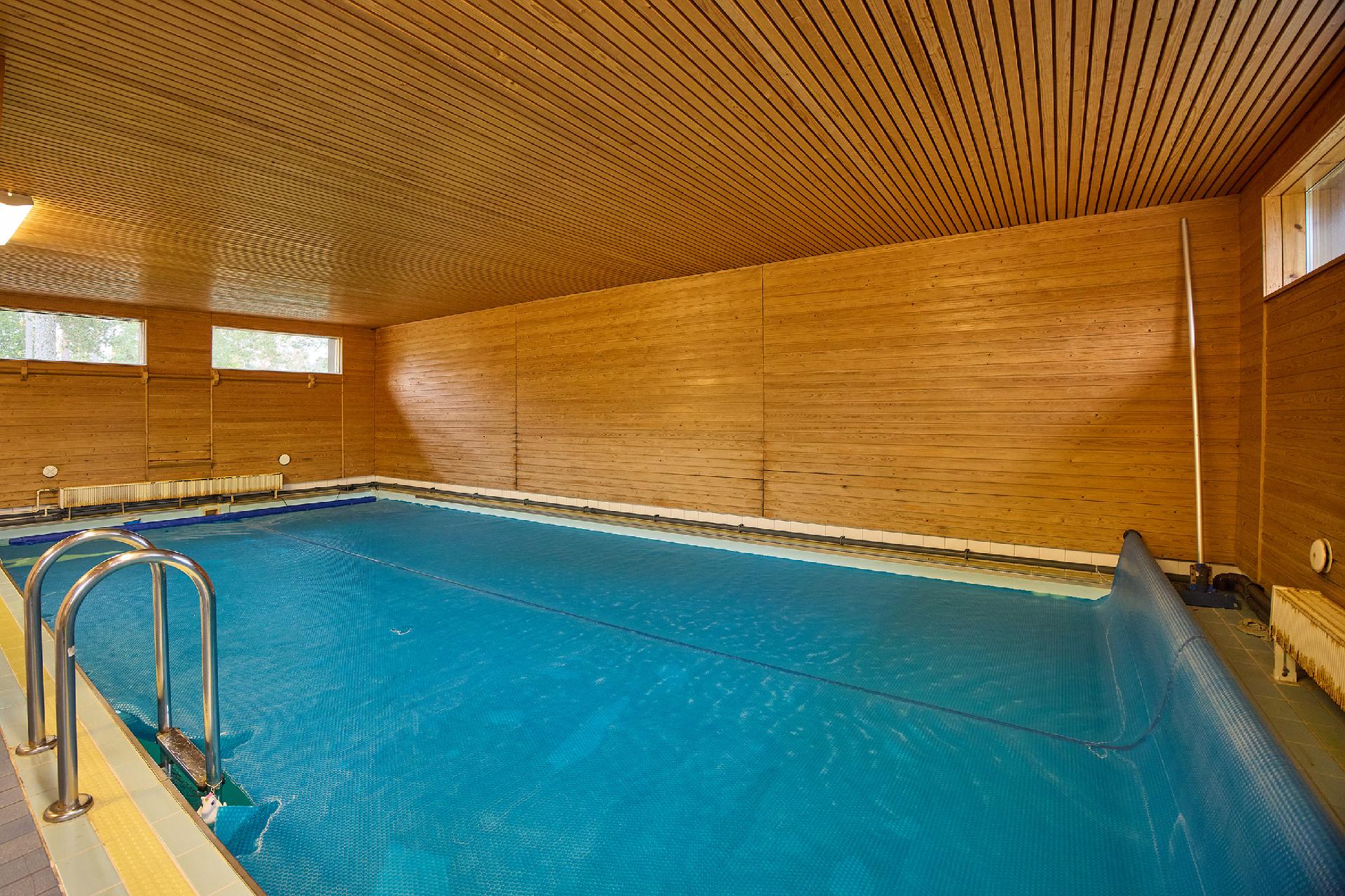 Taloyhtiö uima-allas