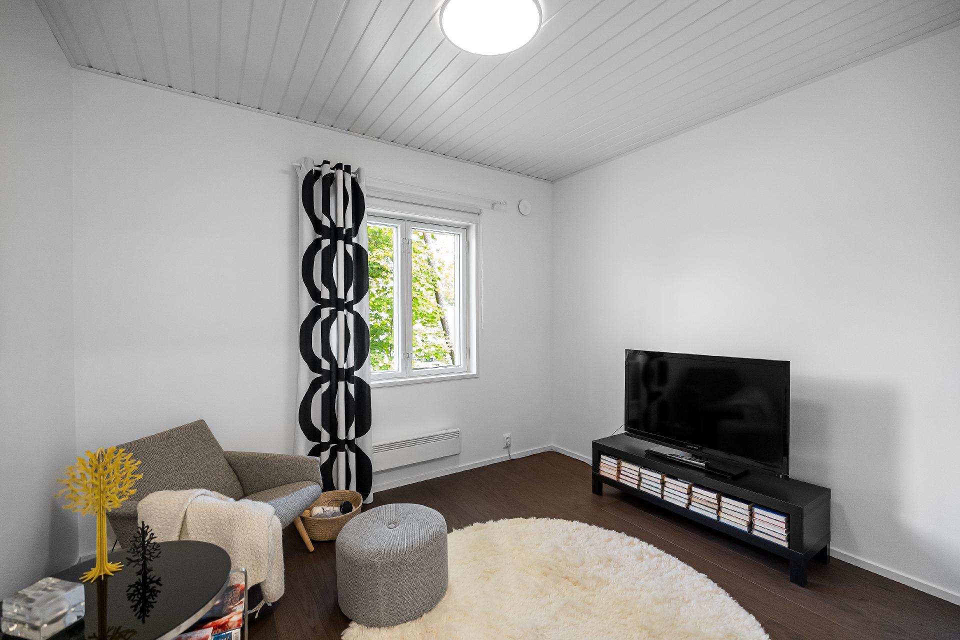 Suksitehtaankatu 9, Kinnari, Järvenpää