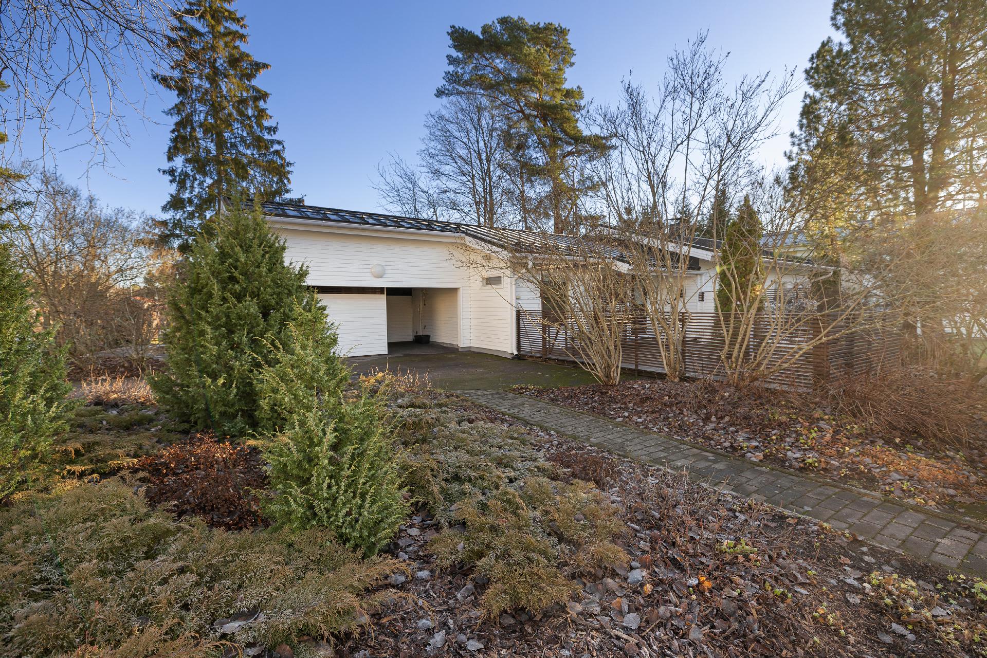 Suksitehtaankatu 9, Kinnari, Järvenpää