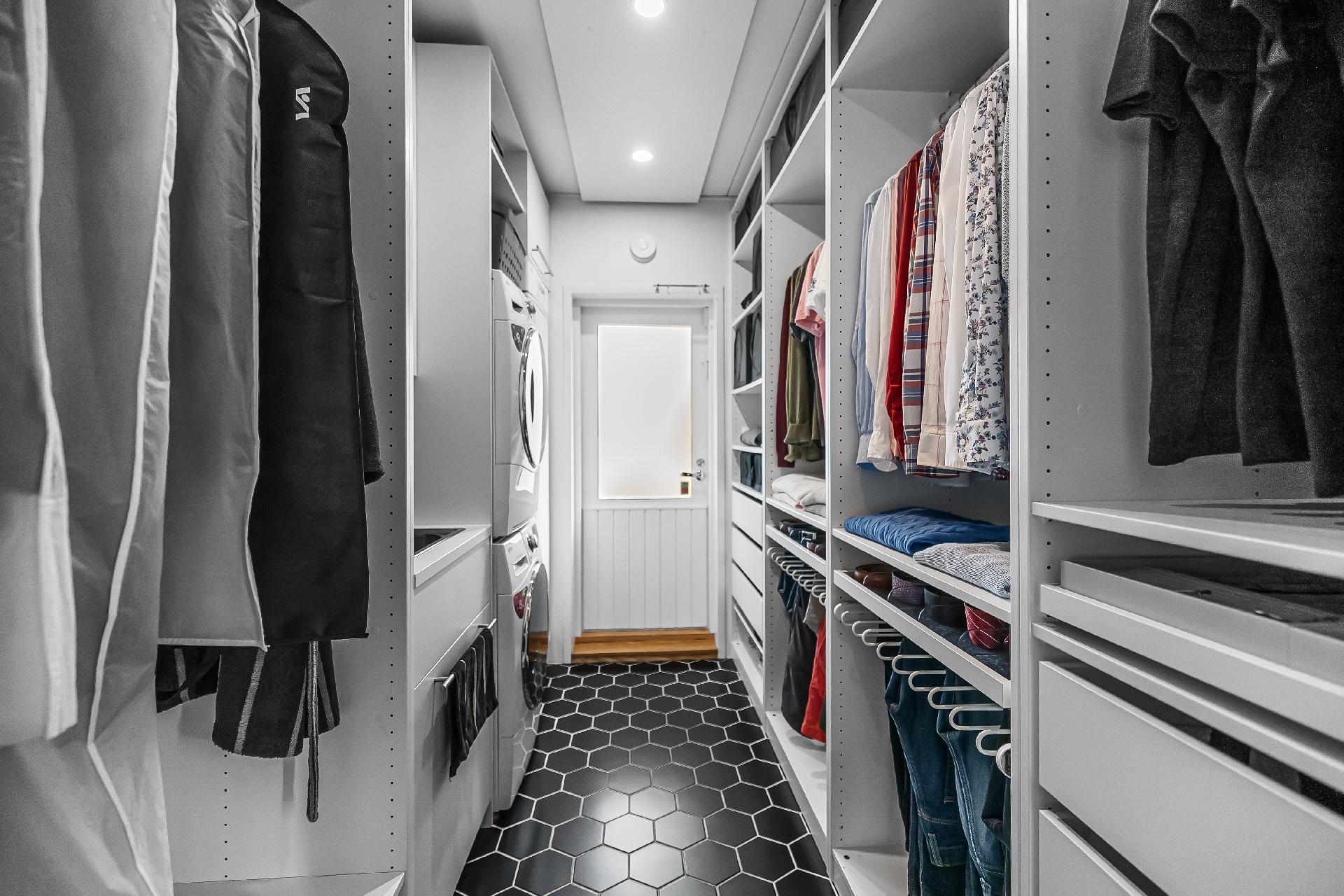 Suksitehtaankatu 9, Kinnari, Järvenpää