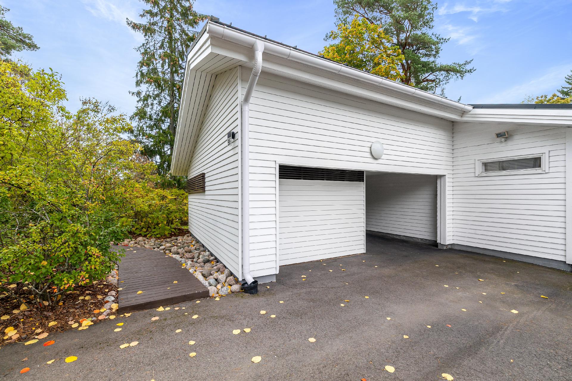 Suksitehtaankatu 9, Kinnari, Järvenpää