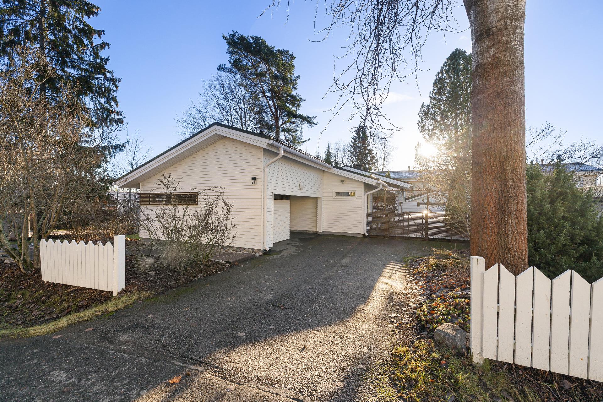 Suksitehtaankatu 9, Kinnari, Järvenpää