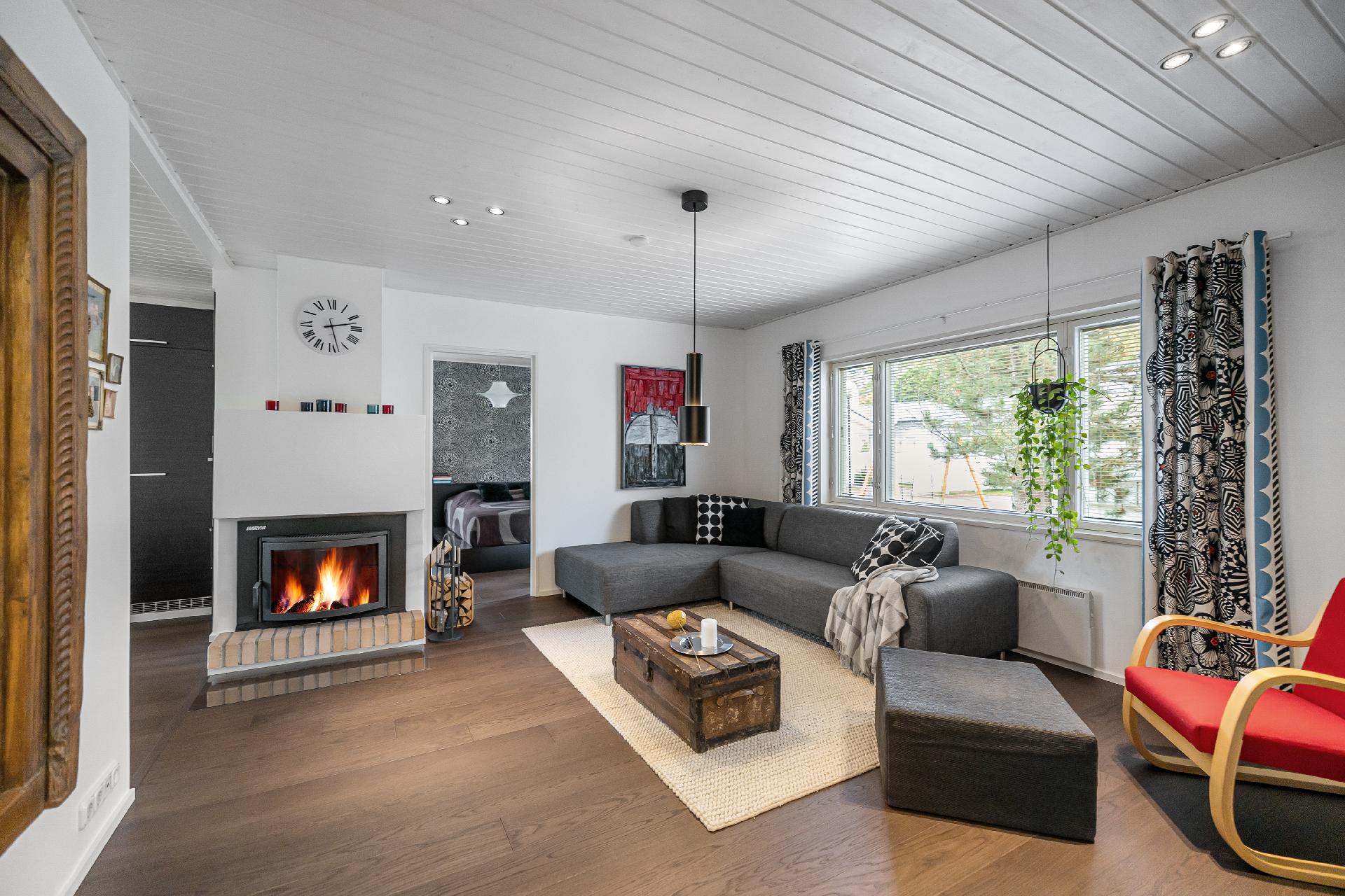 Suksitehtaankatu 9, Kinnari, Järvenpää