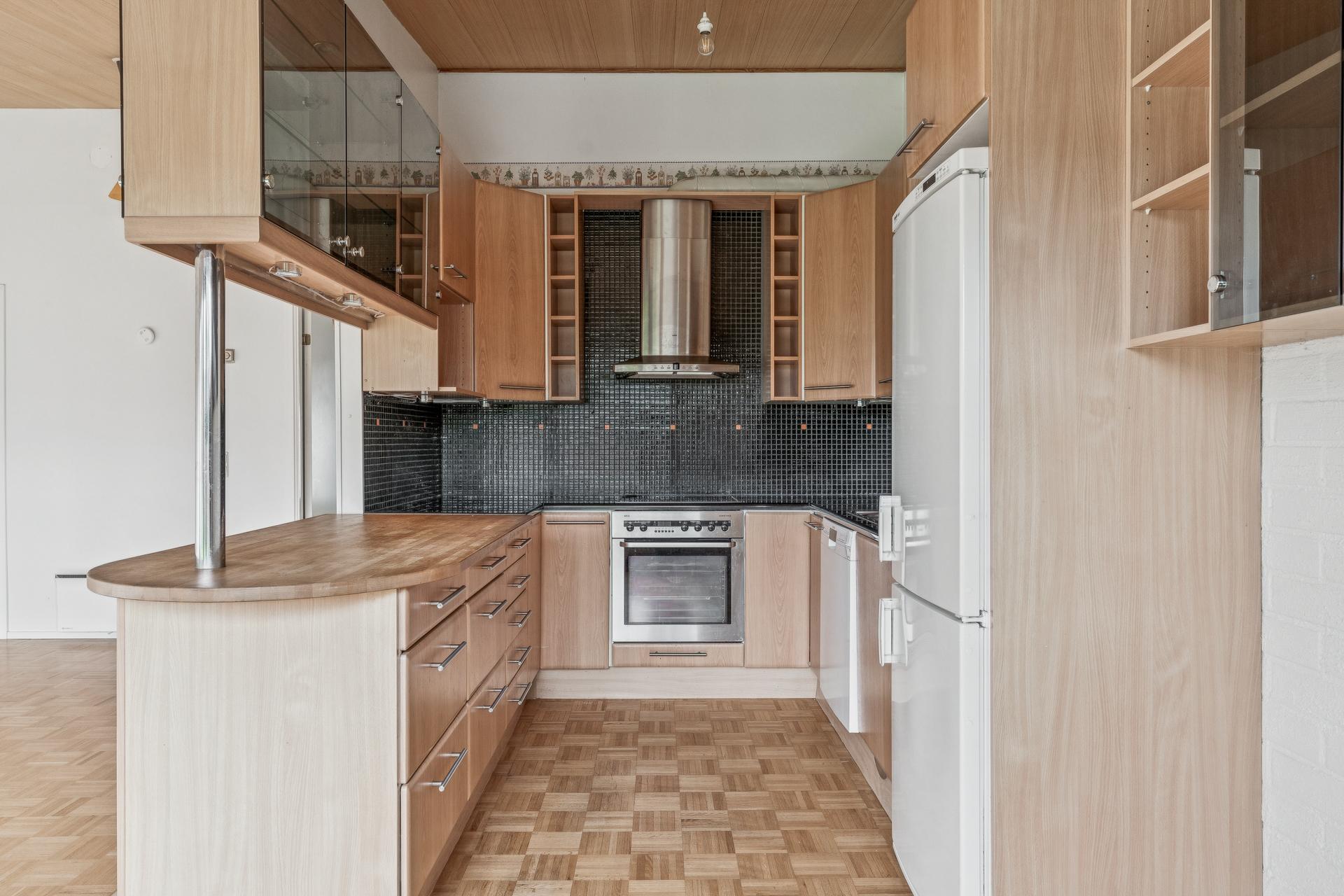 Lukupurontie 8, Mankkaa, Espoo