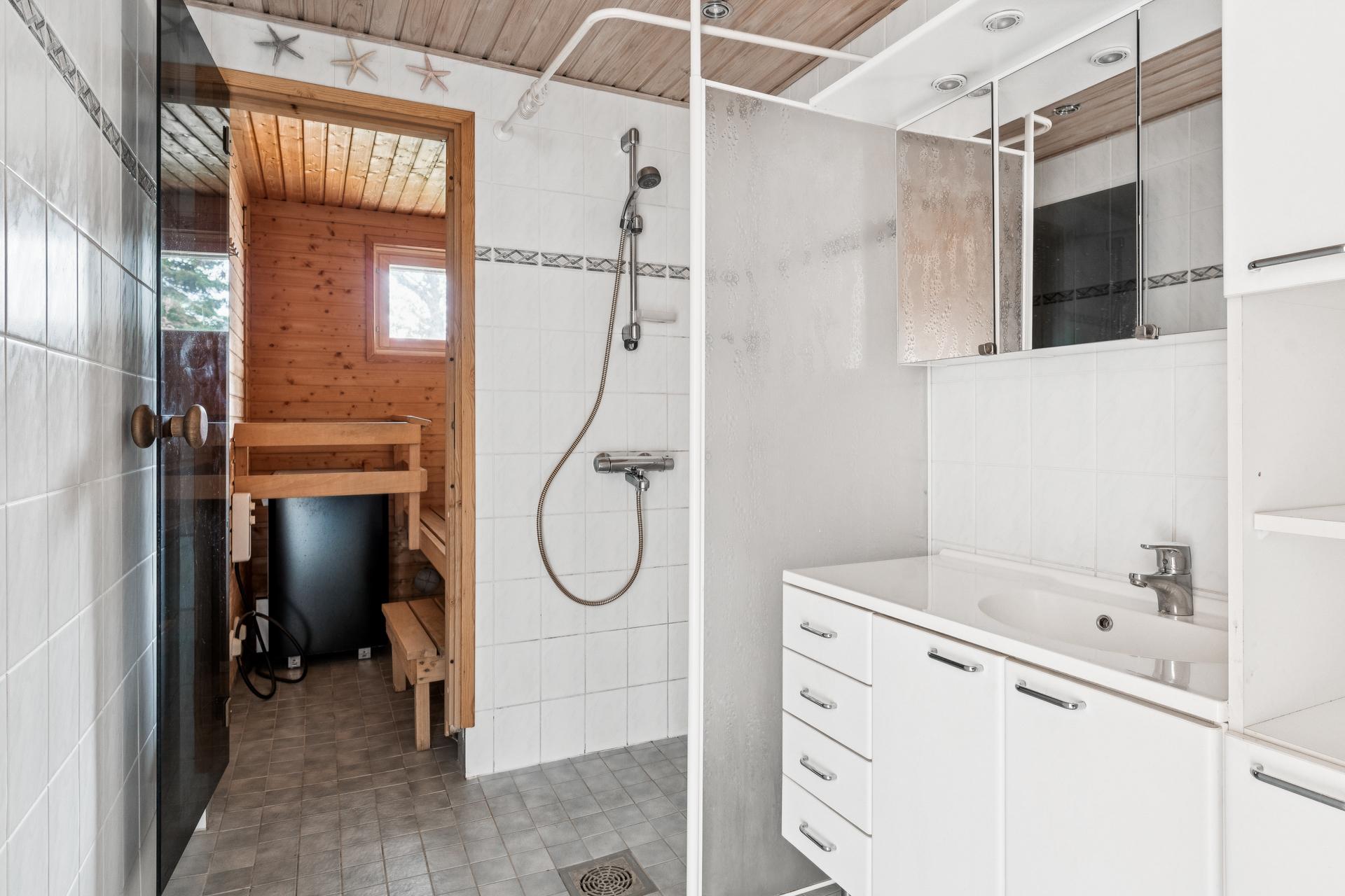 Lukupurontie 8, Mankkaa, Espoo