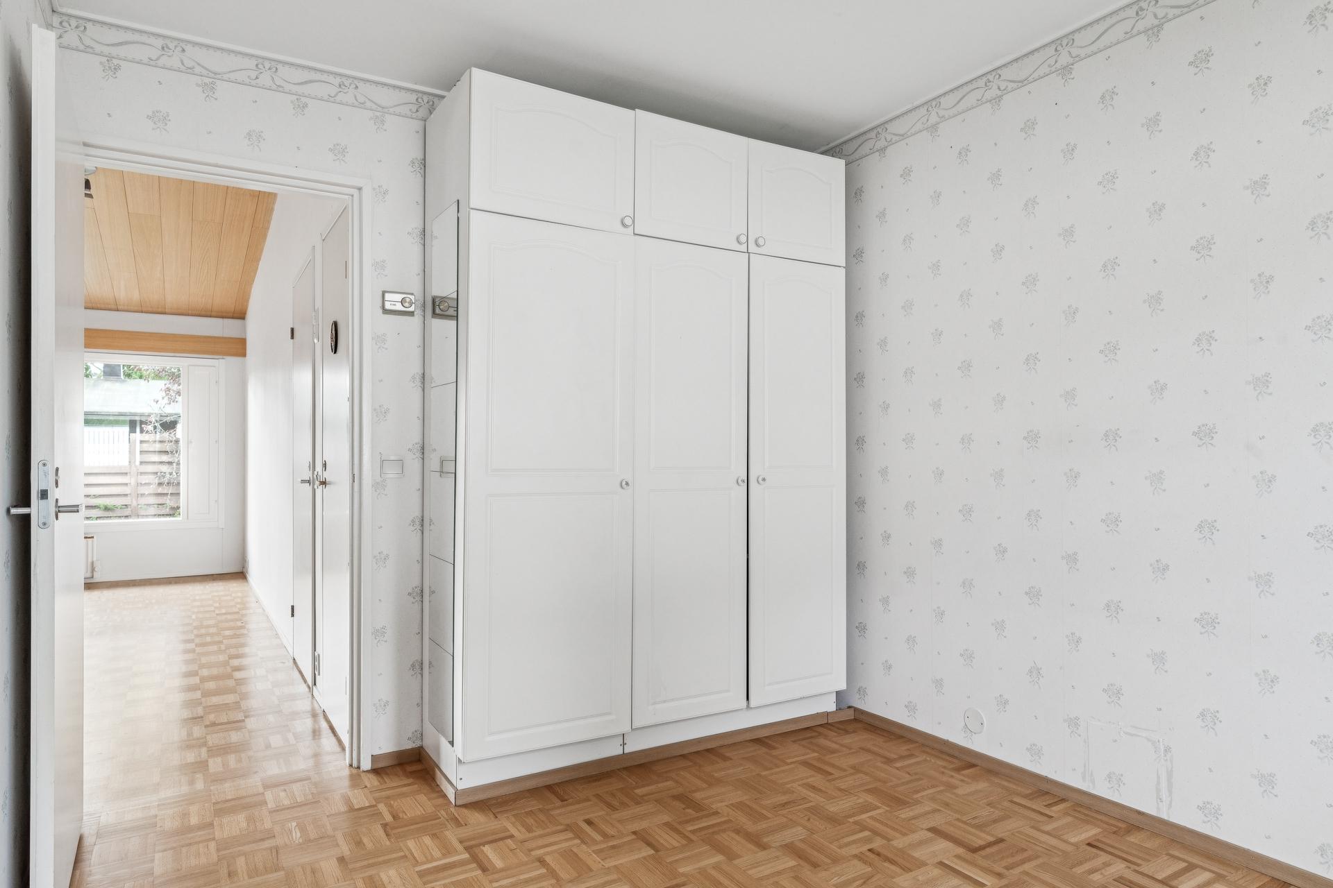 Lukupurontie 8, Mankkaa, Espoo