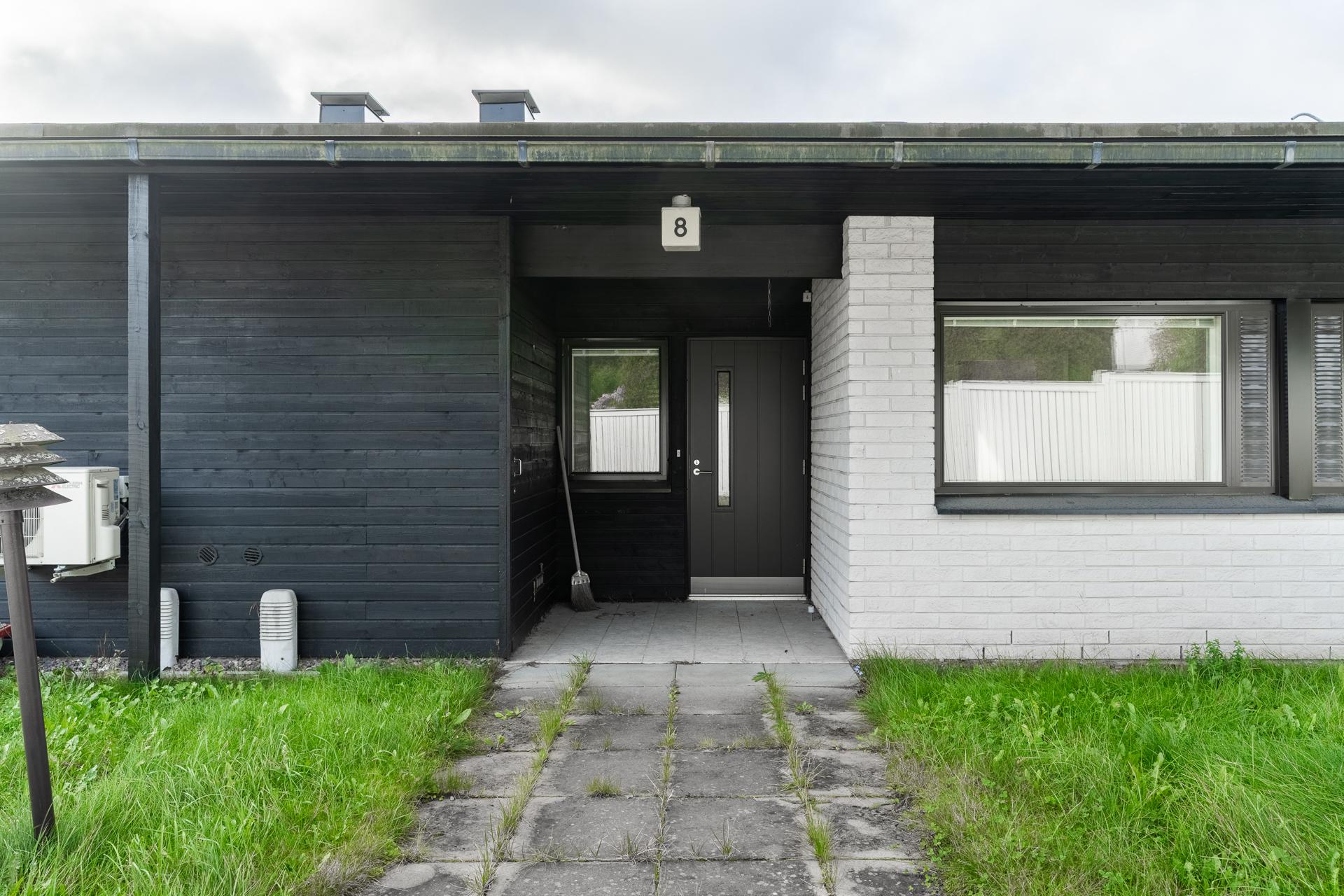 Lukupurontie 8, Mankkaa, Espoo