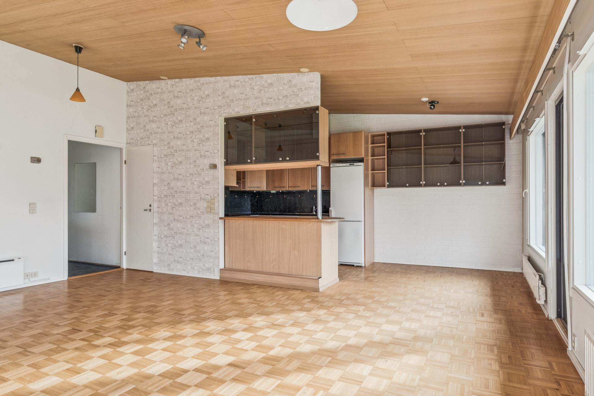 Lukupurontie 8, Mankkaa, Espoo