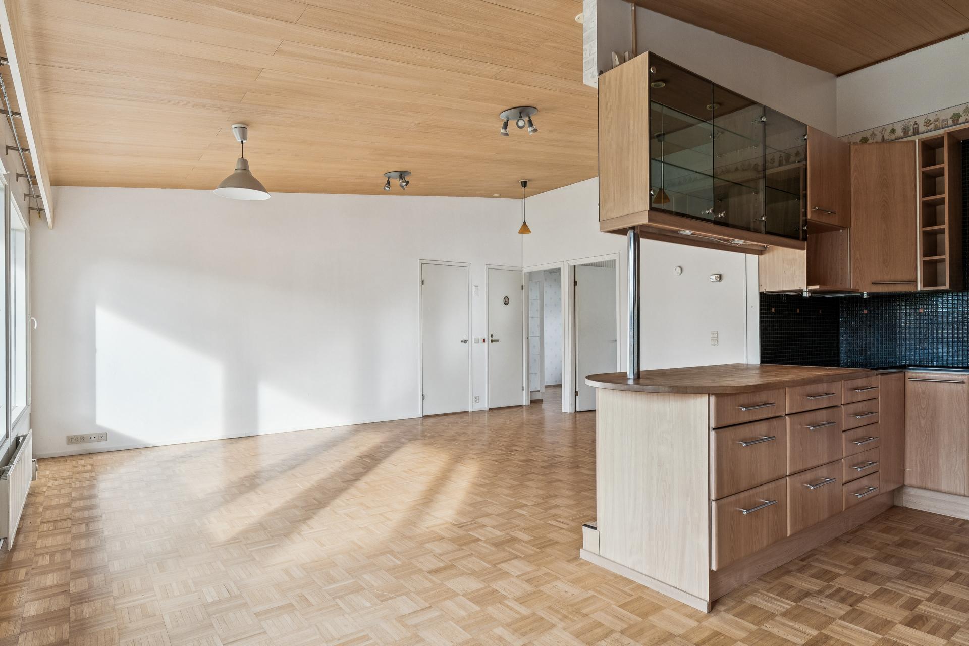 Lukupurontie 8, Mankkaa, Espoo