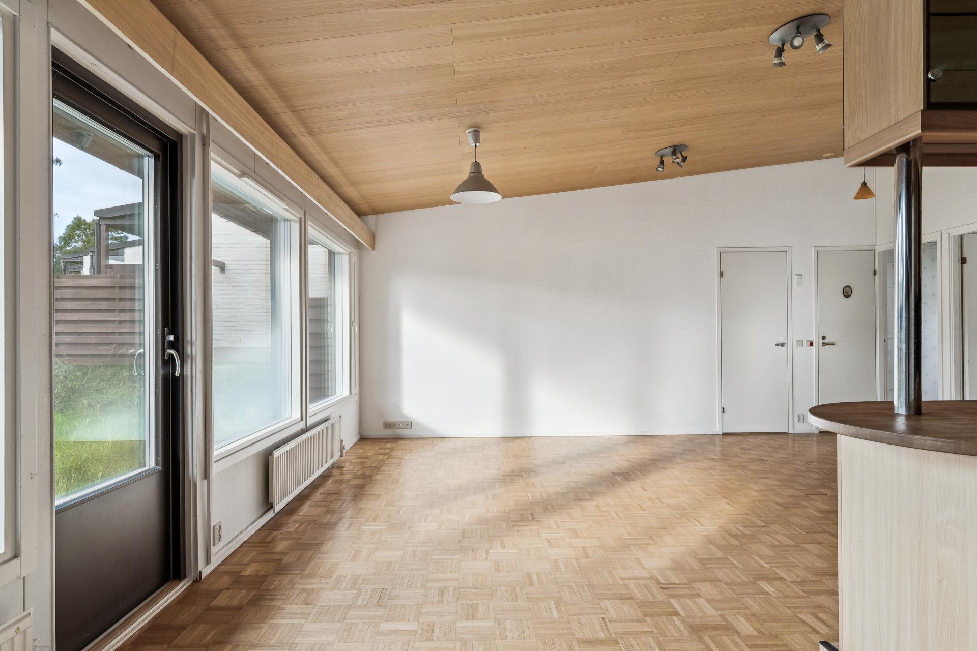 Lukupurontie 8, Mankkaa, Espoo