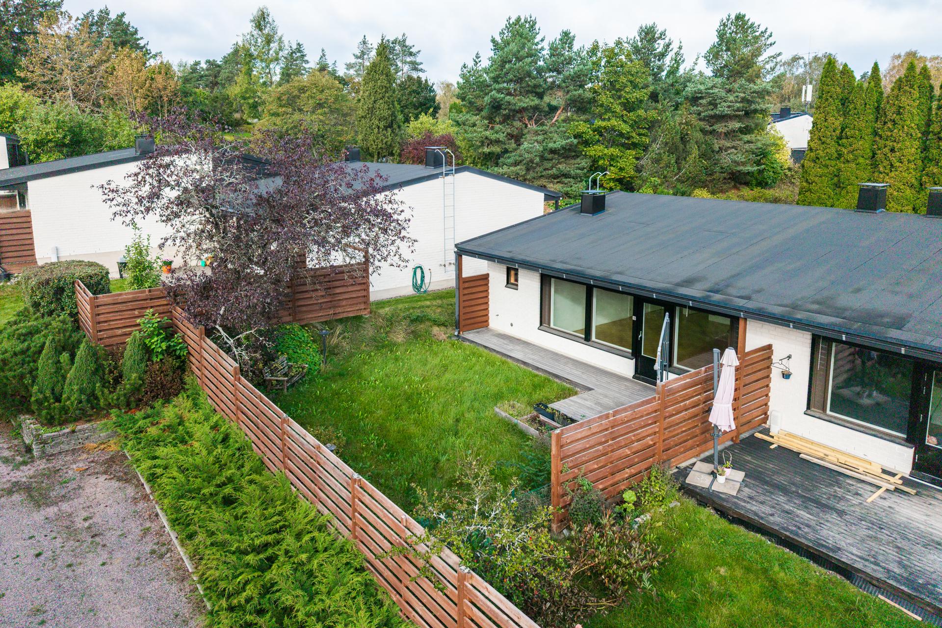 Lukupurontie 8, Mankkaa, Espoo