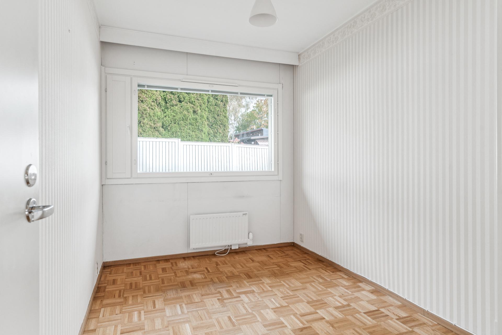 Lukupurontie 8, Mankkaa, Espoo